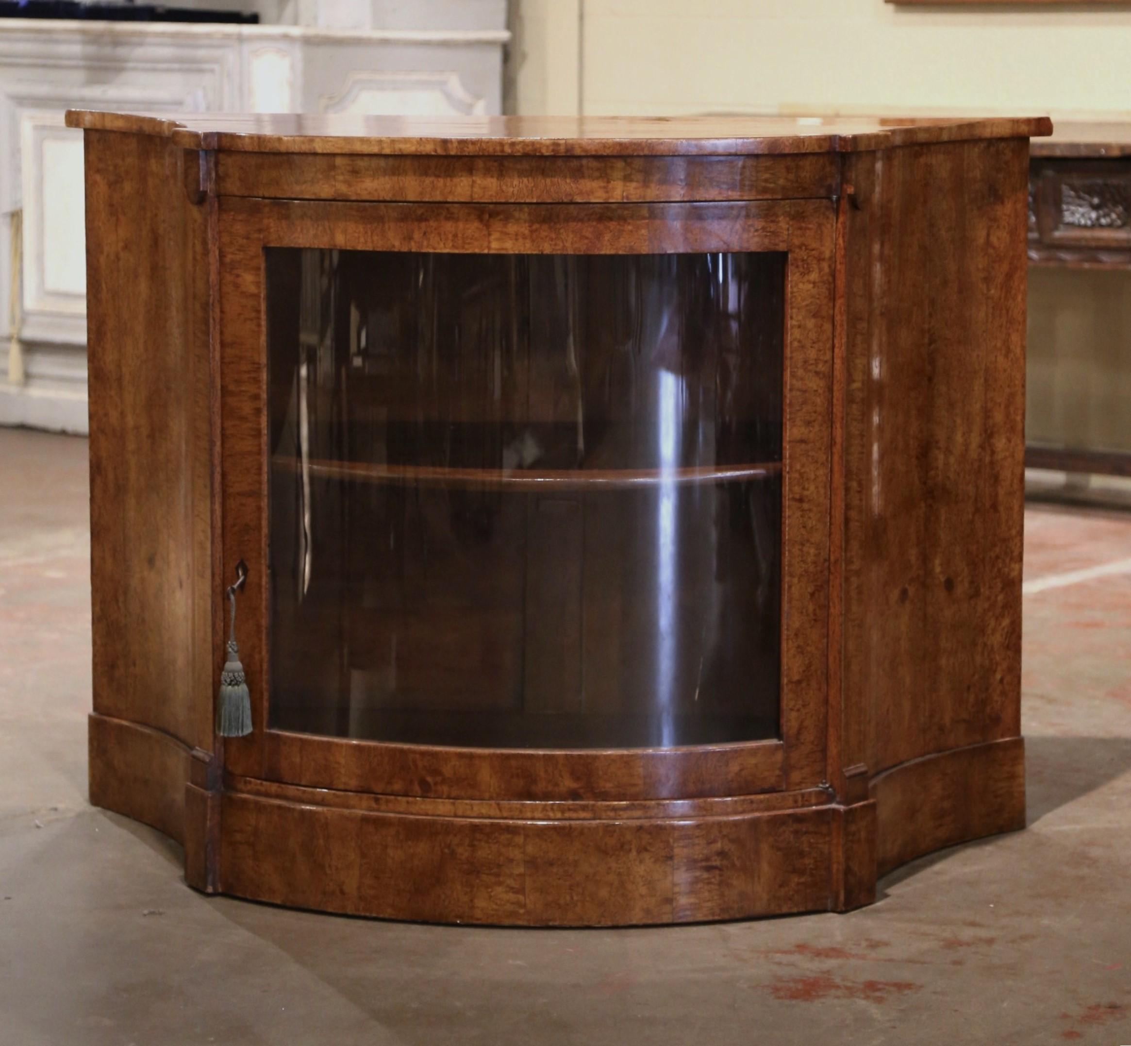 19th Century English Victorian Burl Walnut Bow Front Glass Door Curio Cabinet In Excellent Condition In Dallas, TX