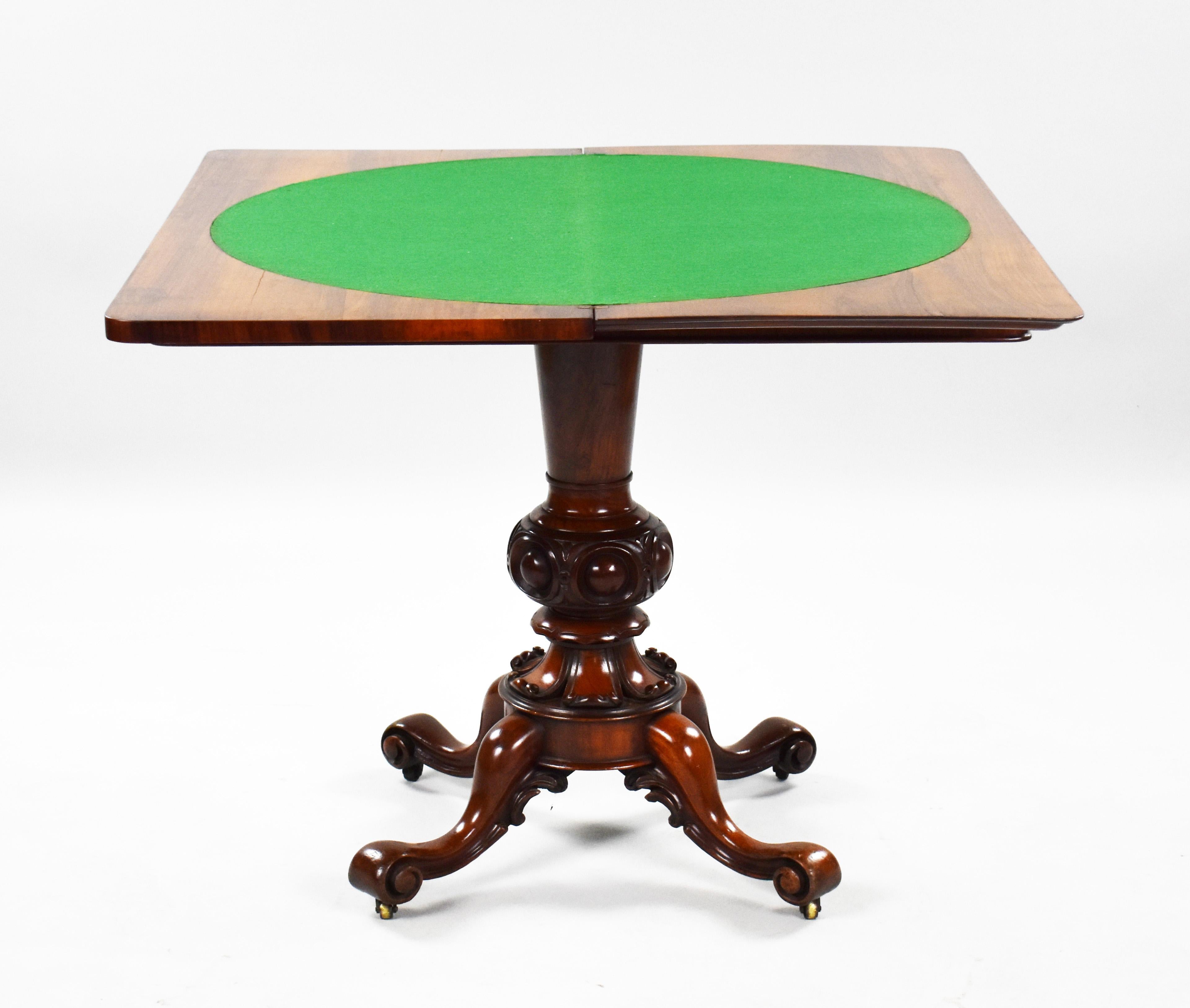 19th Century English Victorian Burr Walnut Card Table In Good Condition For Sale In Chelmsford, Essex