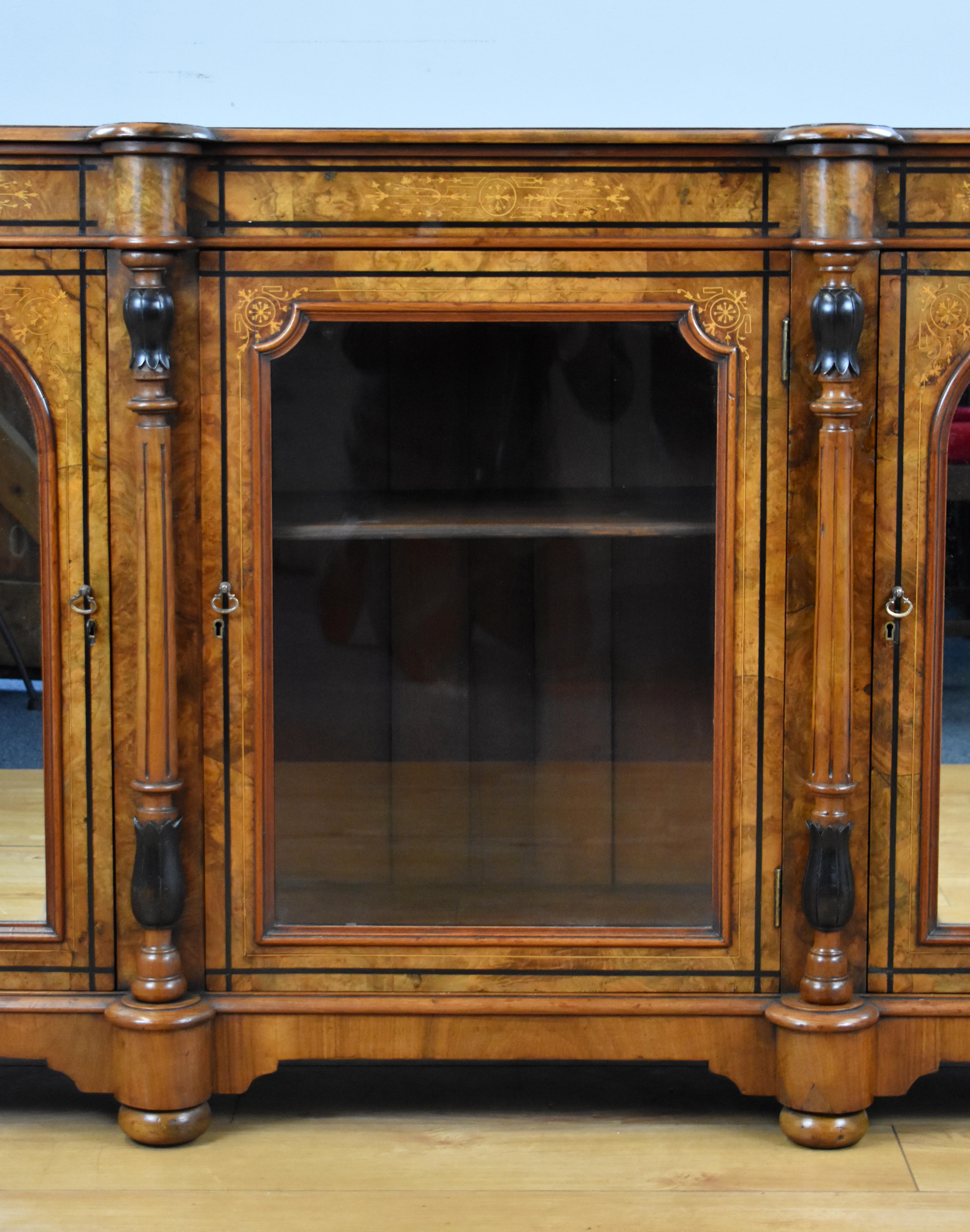 19th Century English Victorian Burr Walnut Inlaid Credenza In Good Condition In Chelmsford, Essex