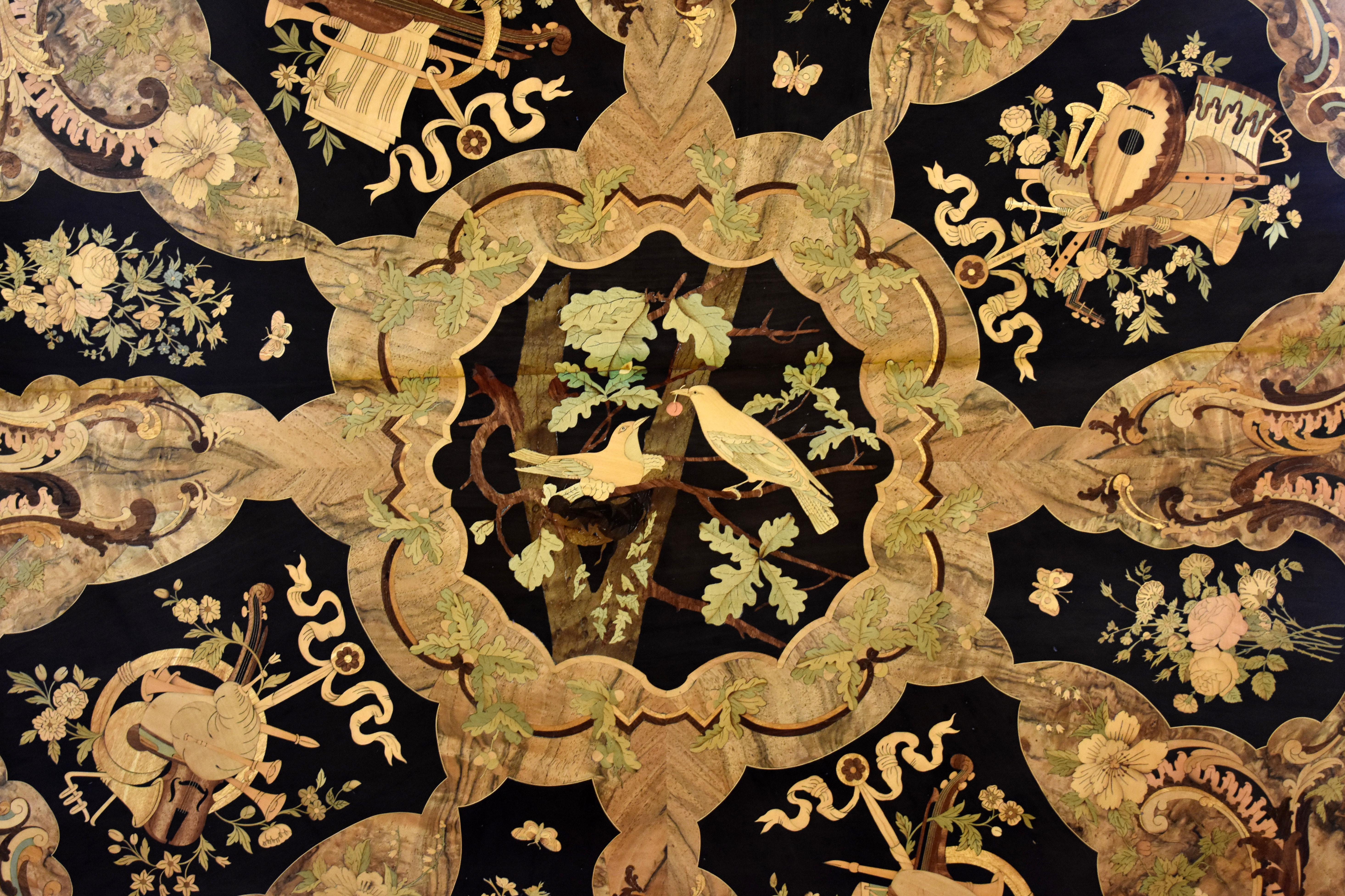 Table à déjeuner circulaire en ronce de noyer et marqueterie, 19e siècle, Angleterre en vente 5