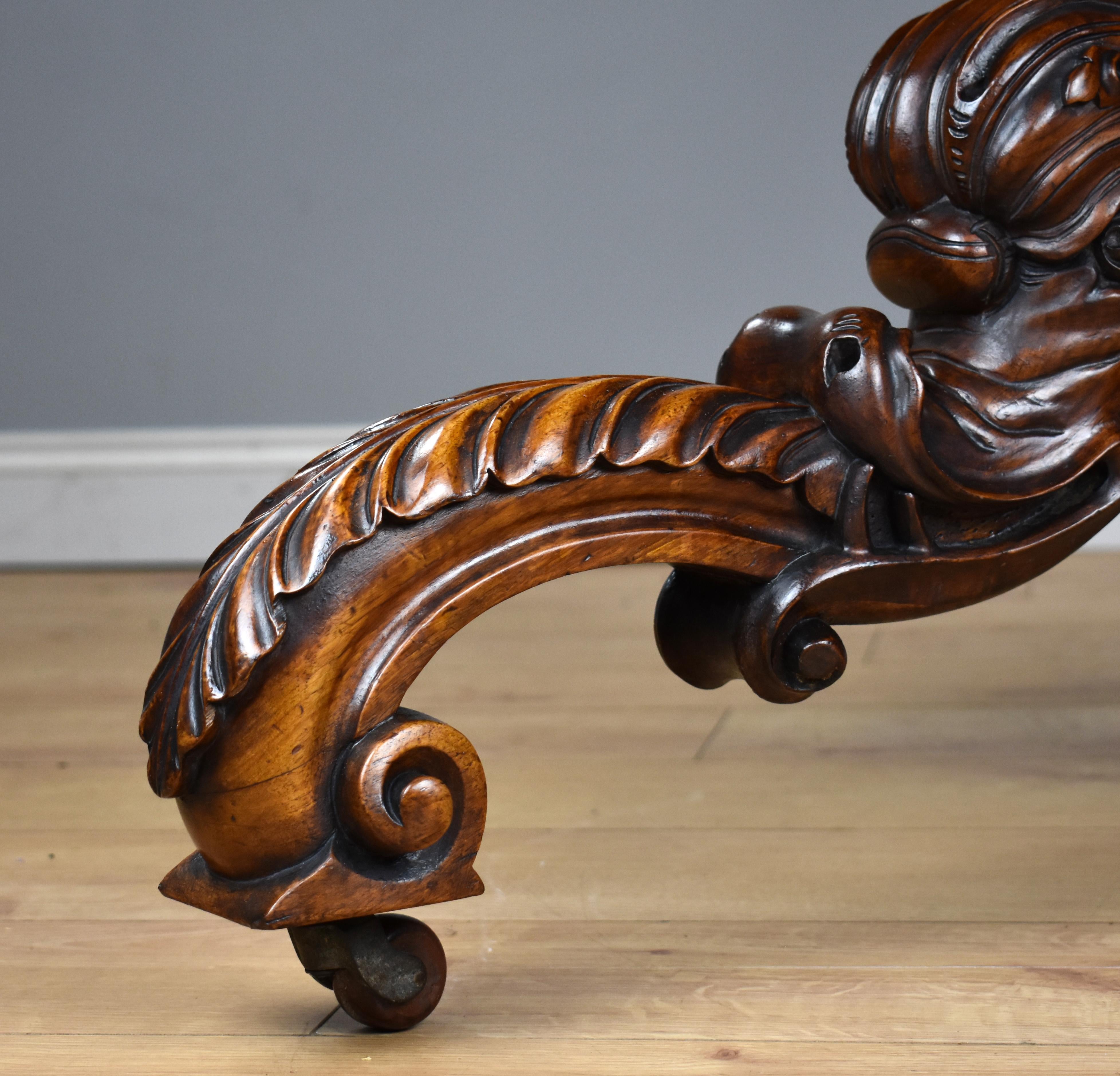 Table à déjeuner circulaire en ronce de noyer et marqueterie, 19e siècle, Angleterre en vente 10
