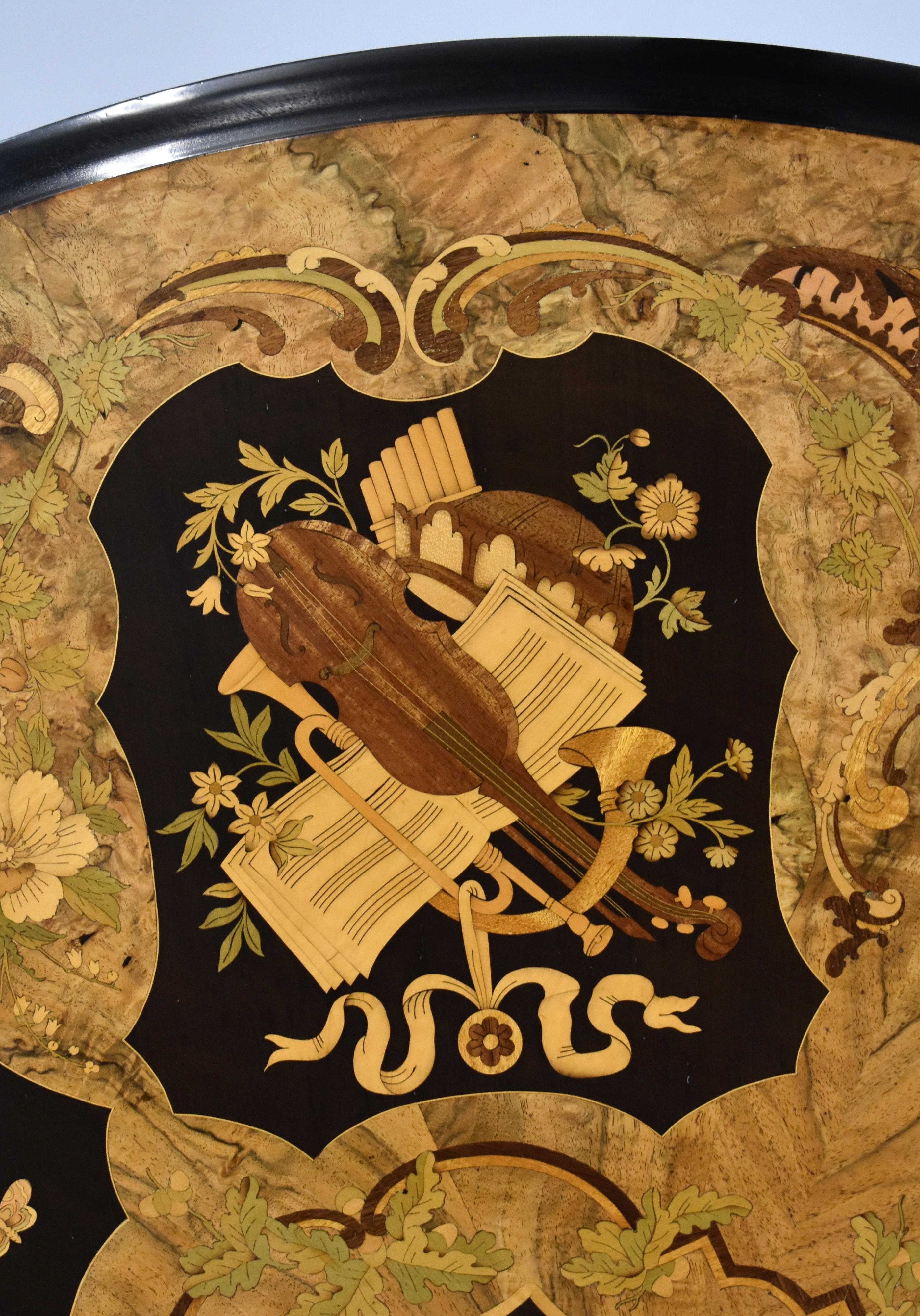Table à déjeuner circulaire en ronce de noyer et marqueterie, 19e siècle, Angleterre Bon état - En vente à Chelmsford, Essex