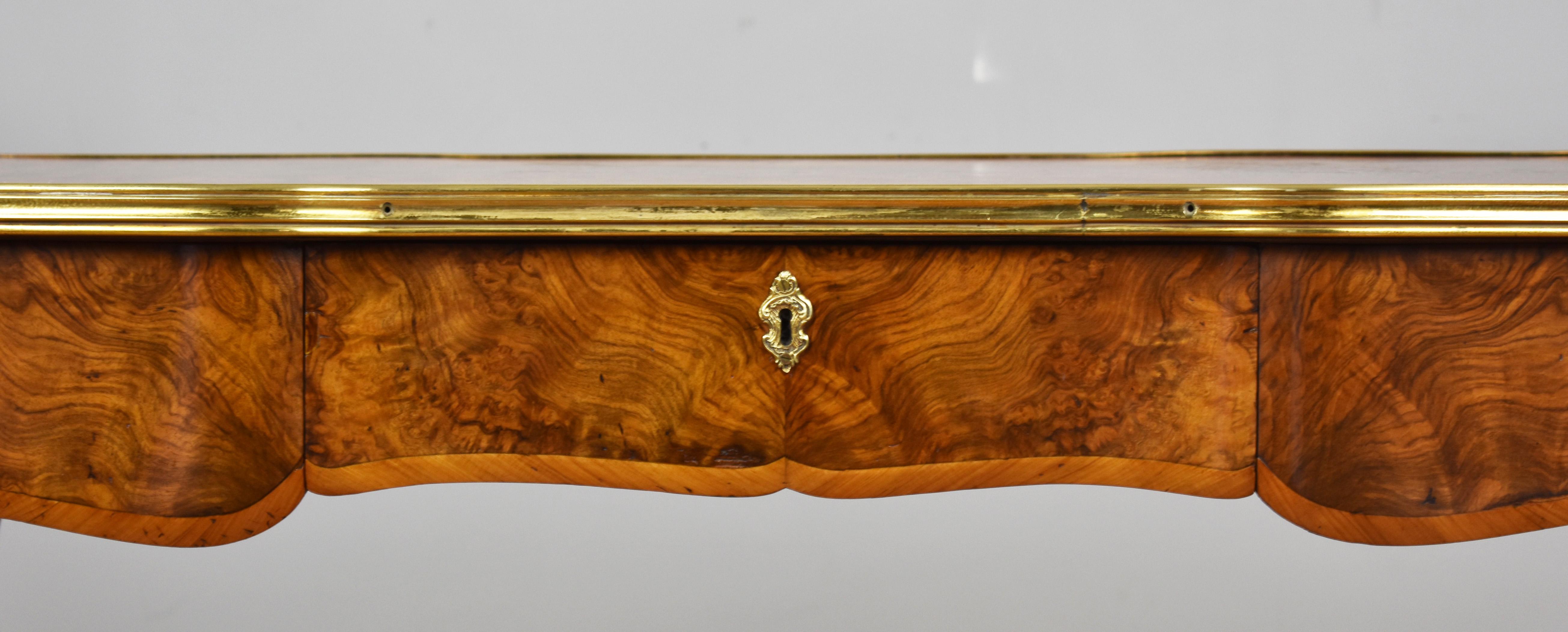 19th Century English Victorian Burr Walnut Marquetry Writing Table In Good Condition In Chelmsford, Essex