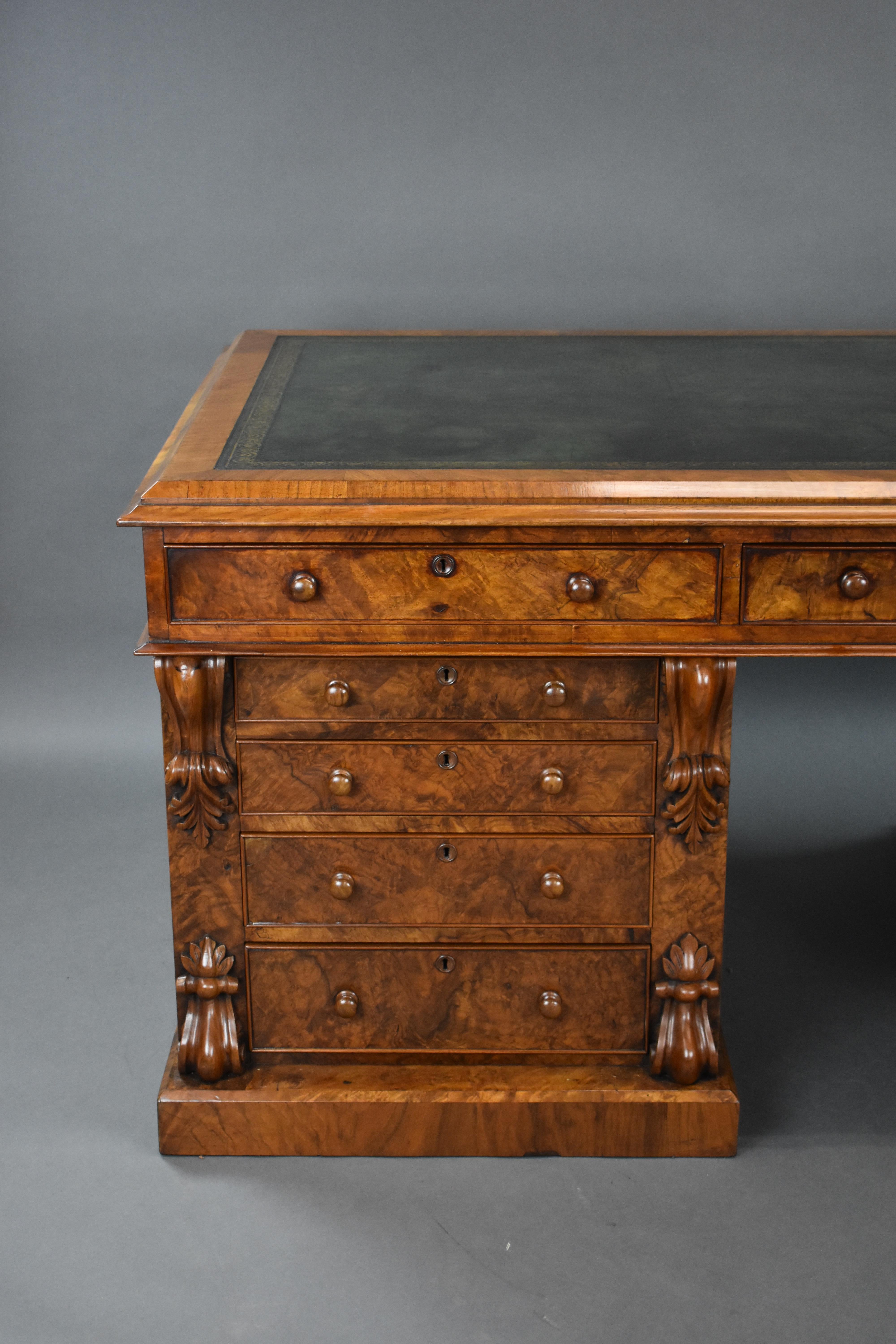 19th Century English Victorian Burr Walnut Pedestal Partners Desk In Good Condition In Chelmsford, Essex