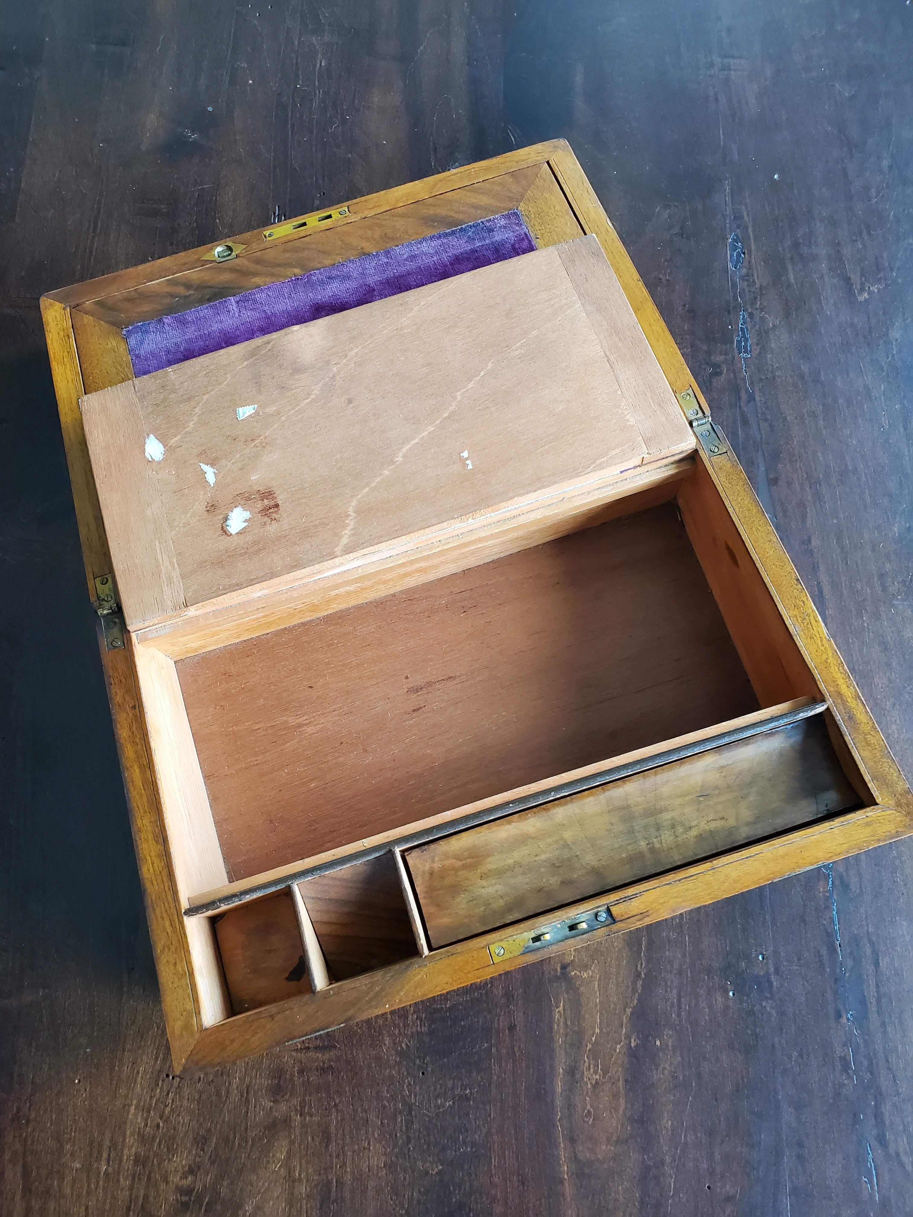 19. Jahrhundert Englisch Victorian Campaigner Stil Travel Desk Writing Box  im Angebot 2