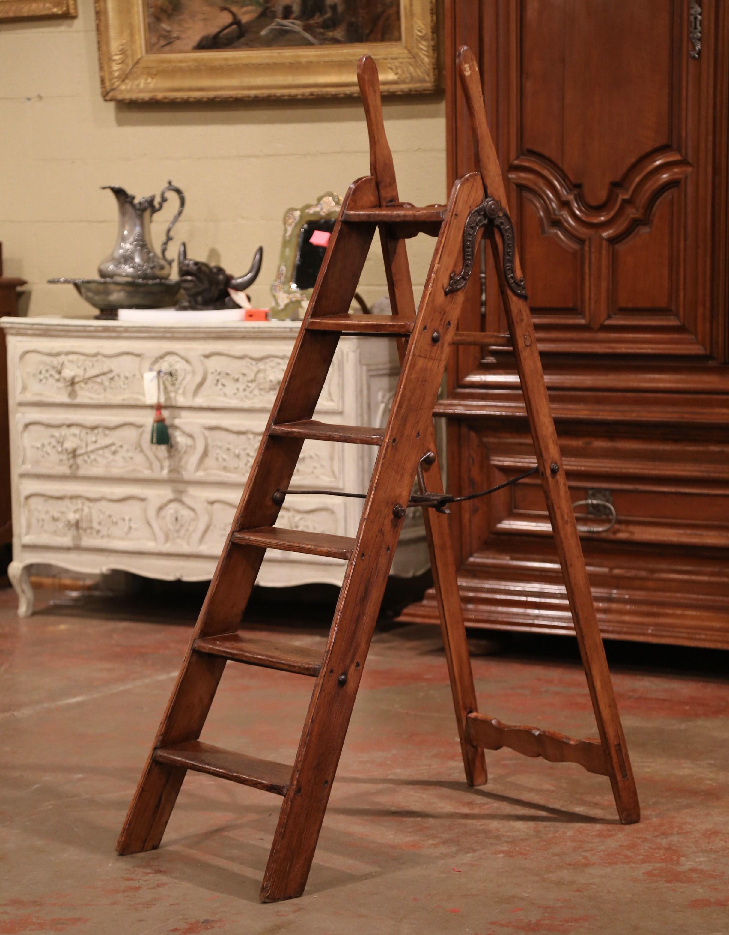 19th Century English Victorian Carved Pine and Iron Folding Library Step Ladder In Excellent Condition In Dallas, TX