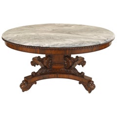 Table centrale anglaise de style Régence en acajou et marbre