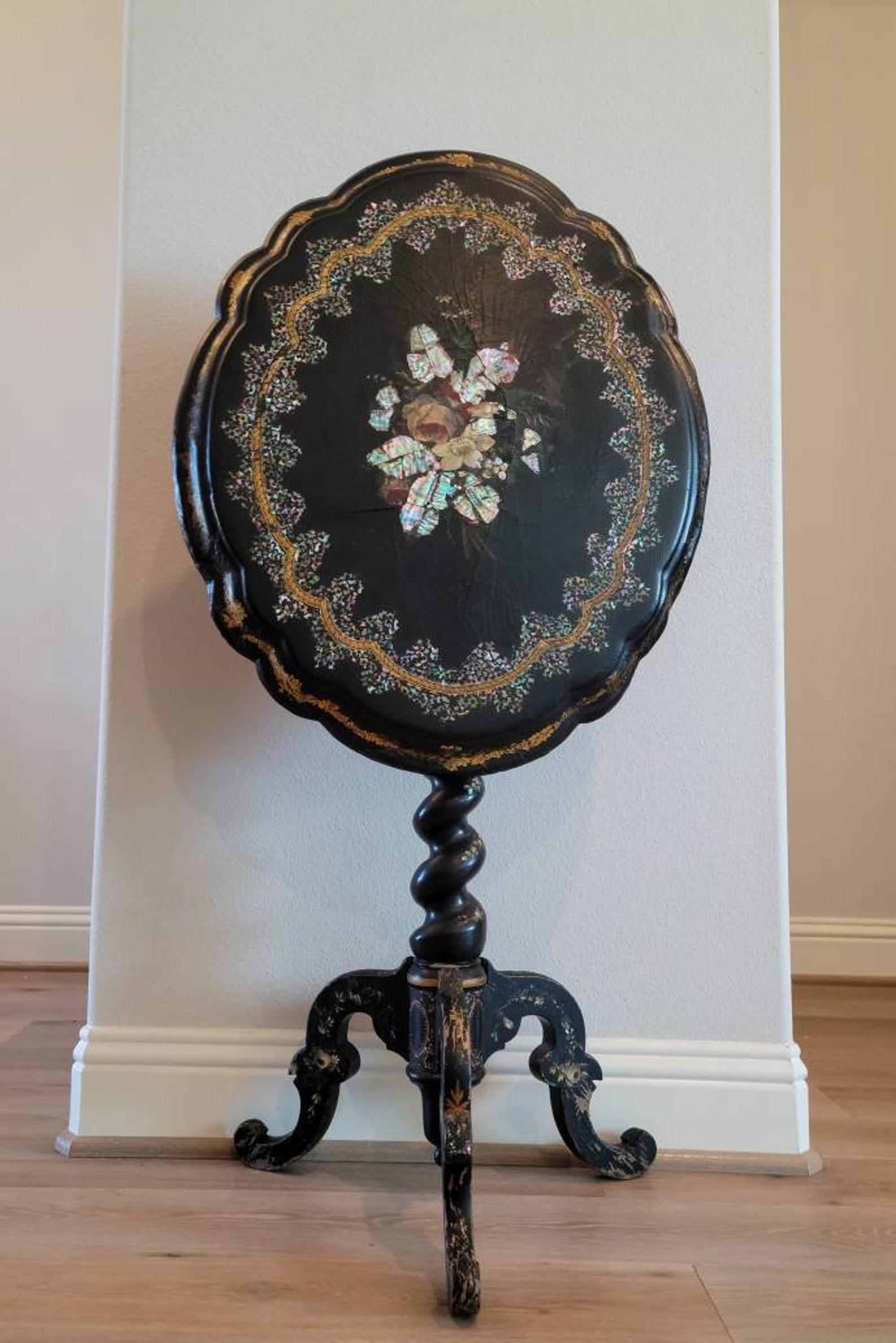Table à plateau basculant en nacre de style Chinoiserie victorien anglaise du 19ème siècle Bon état - En vente à Forney, TX