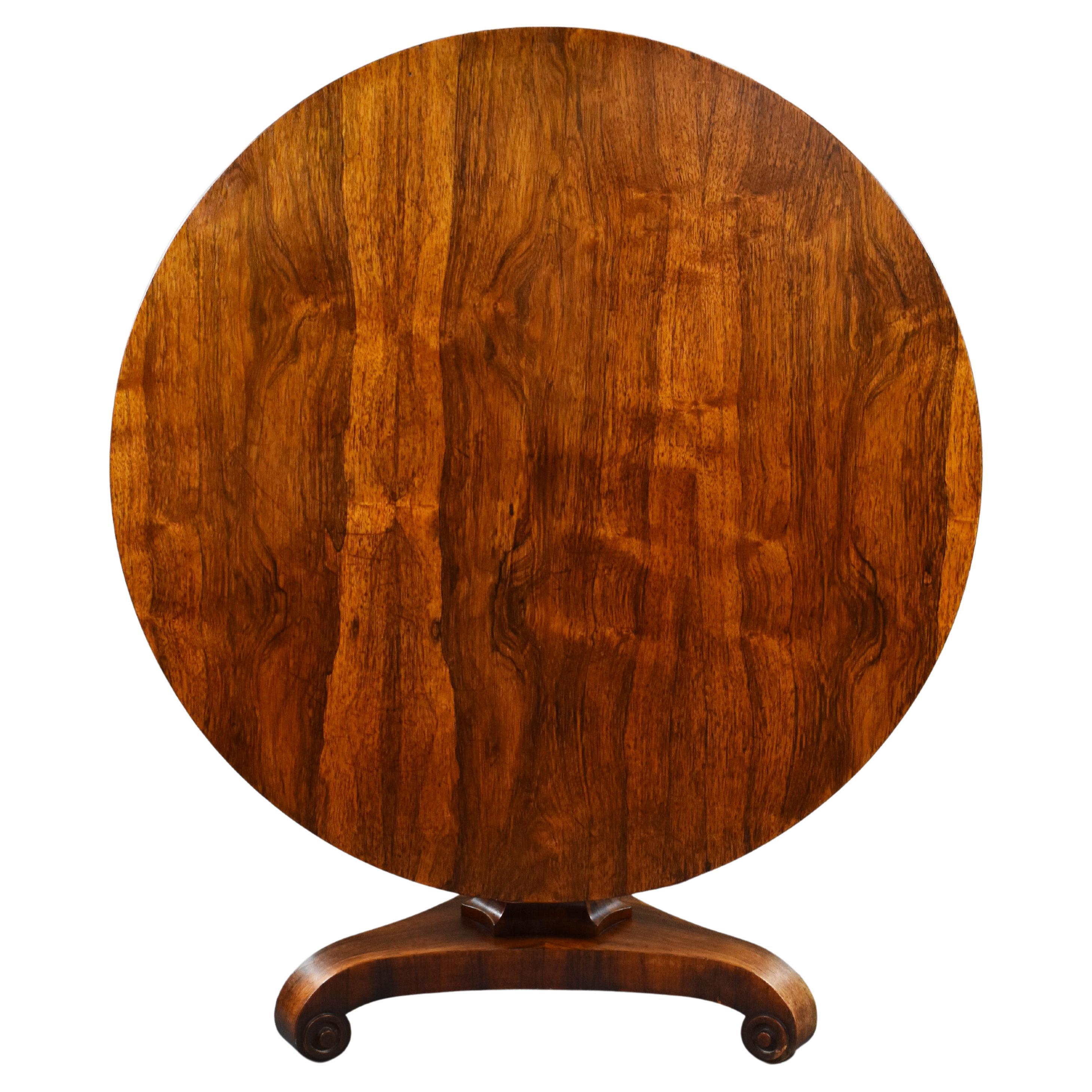 19th Century English Victorian Circular Rosewood Breakfast Table