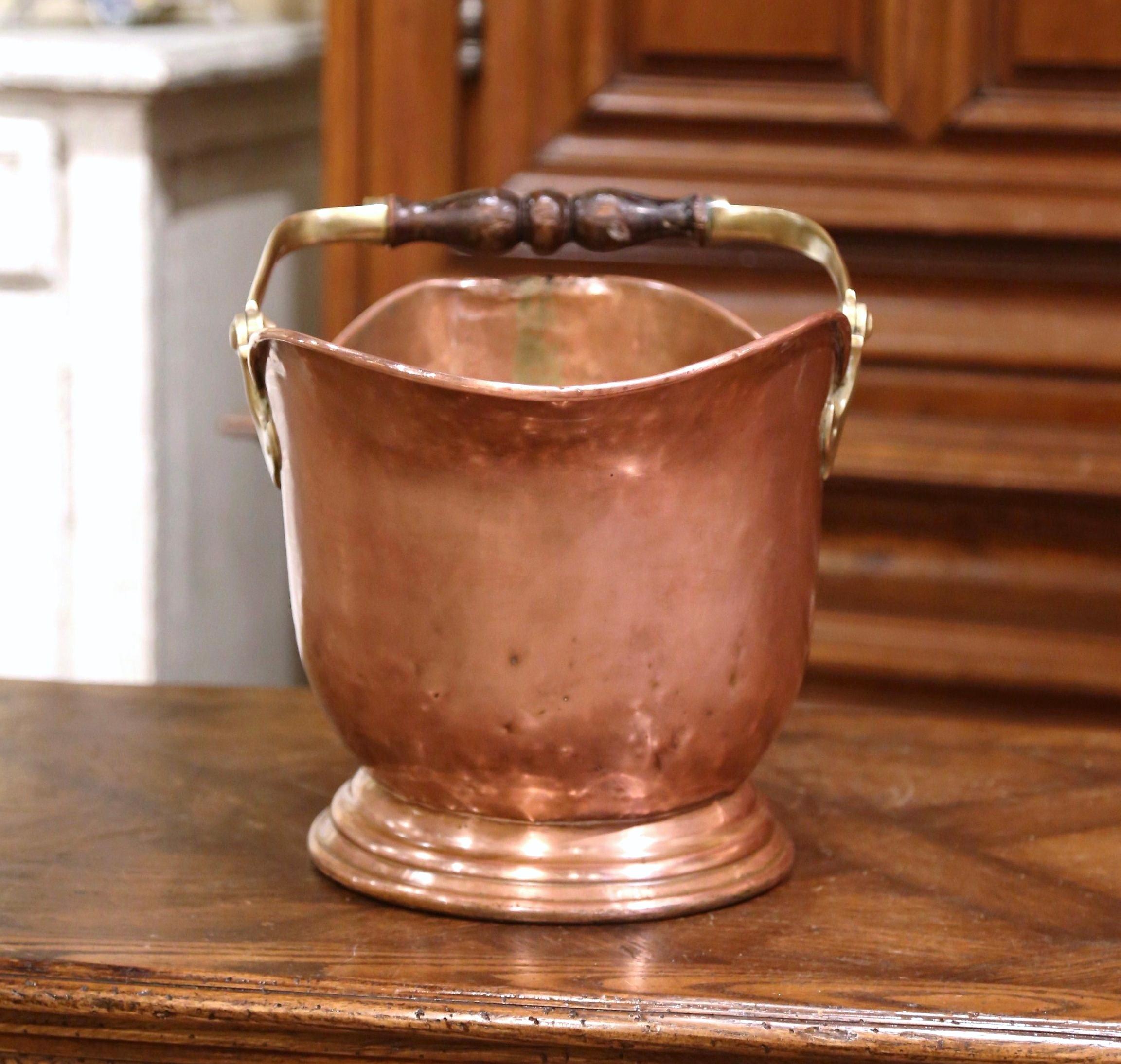 Hand-Carved 19th Century English Victorian Copper and Brass Coal Bucket For Sale