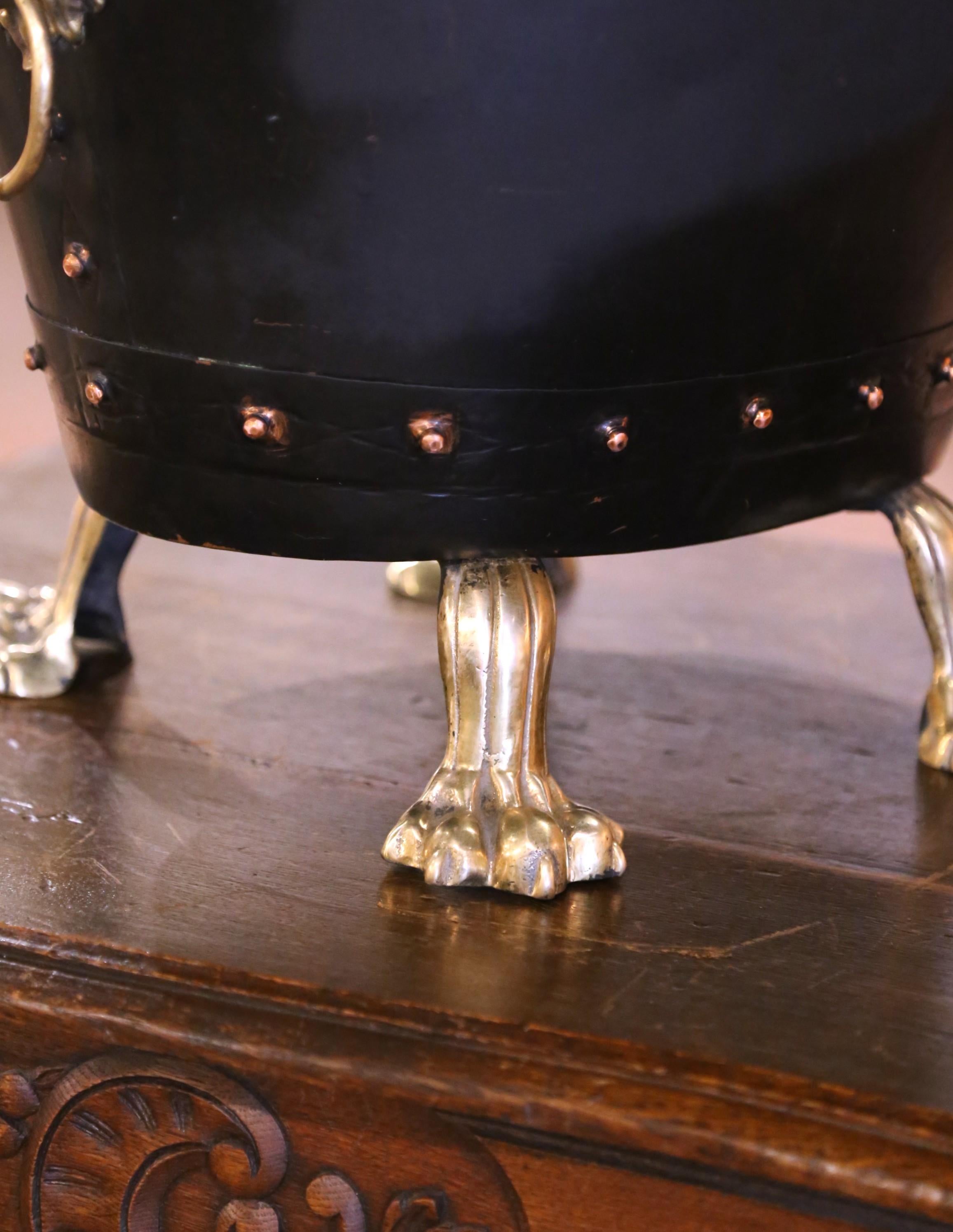 Navetta per carbone vittoriana inglese del XIX secolo in rame e bronzo con rivestimento originale In condizioni ottime in vendita a Dallas, TX
