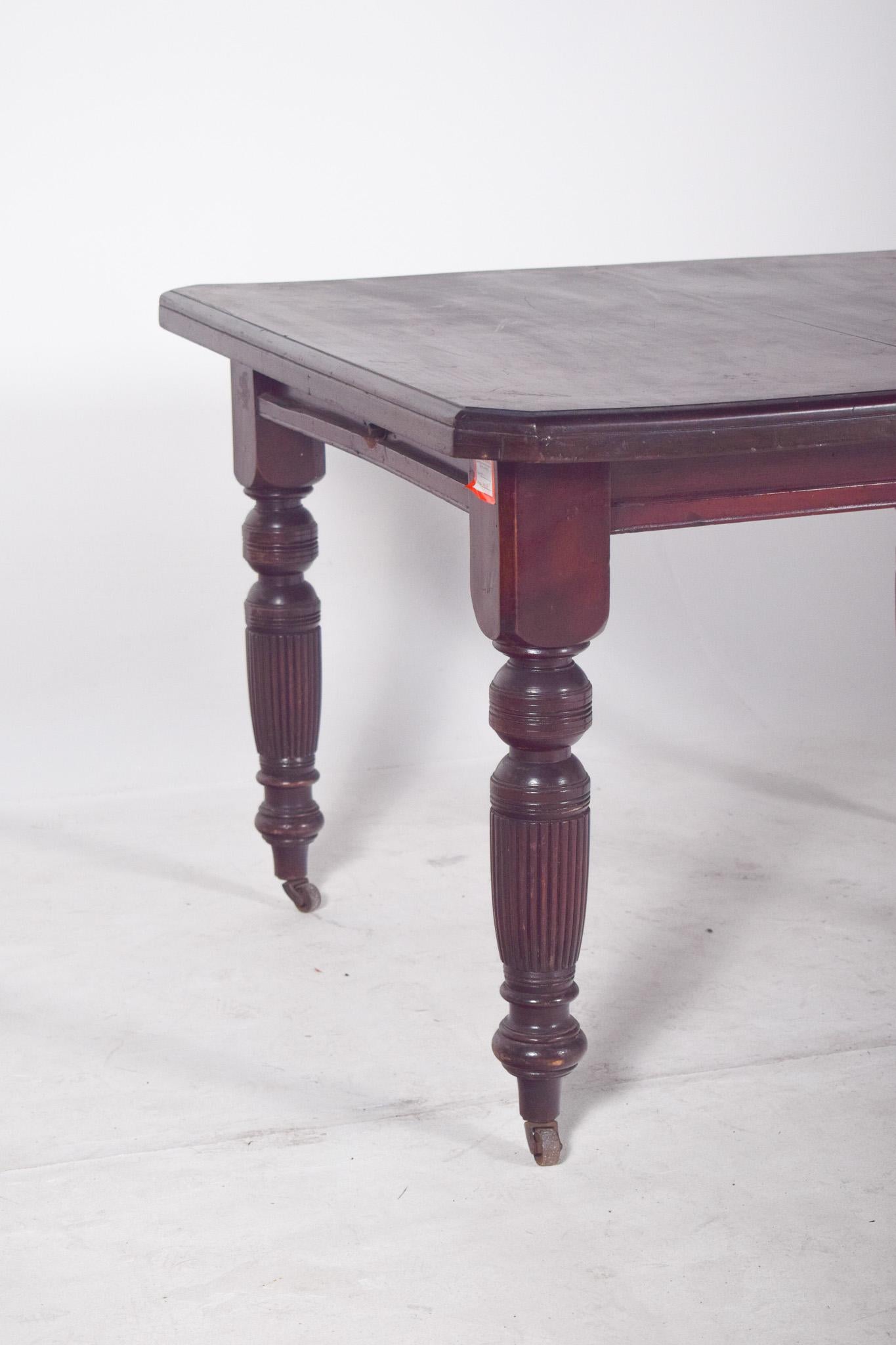 19th Century English Victorian Dining Table In Good Condition For Sale In Lisboa, Lisboa