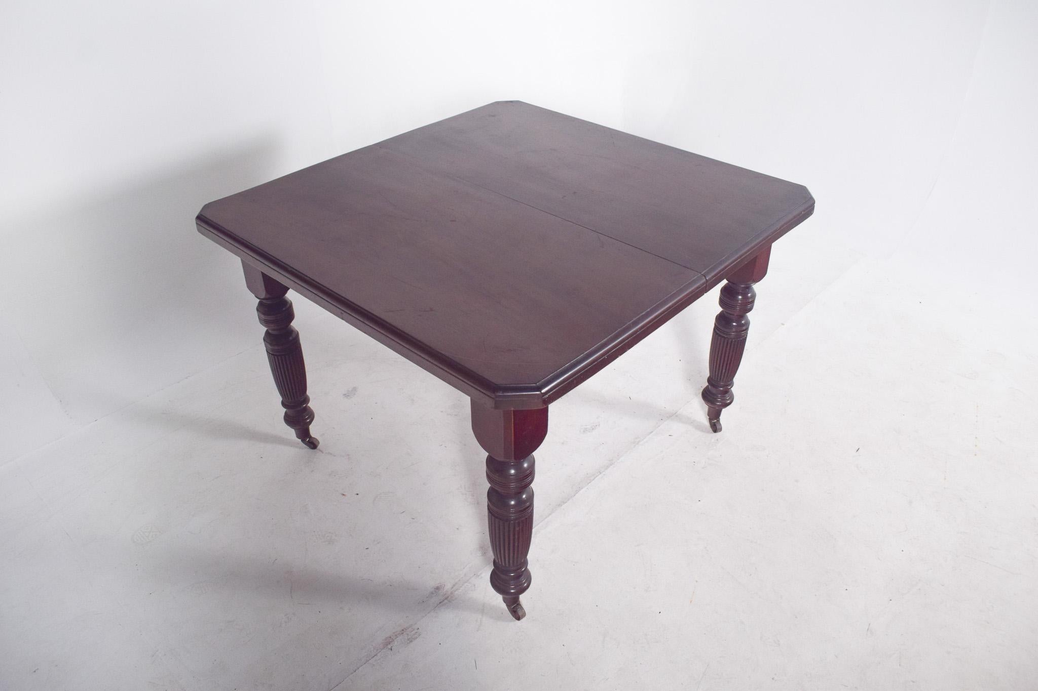 19th Century English Victorian Dining Table For Sale 5