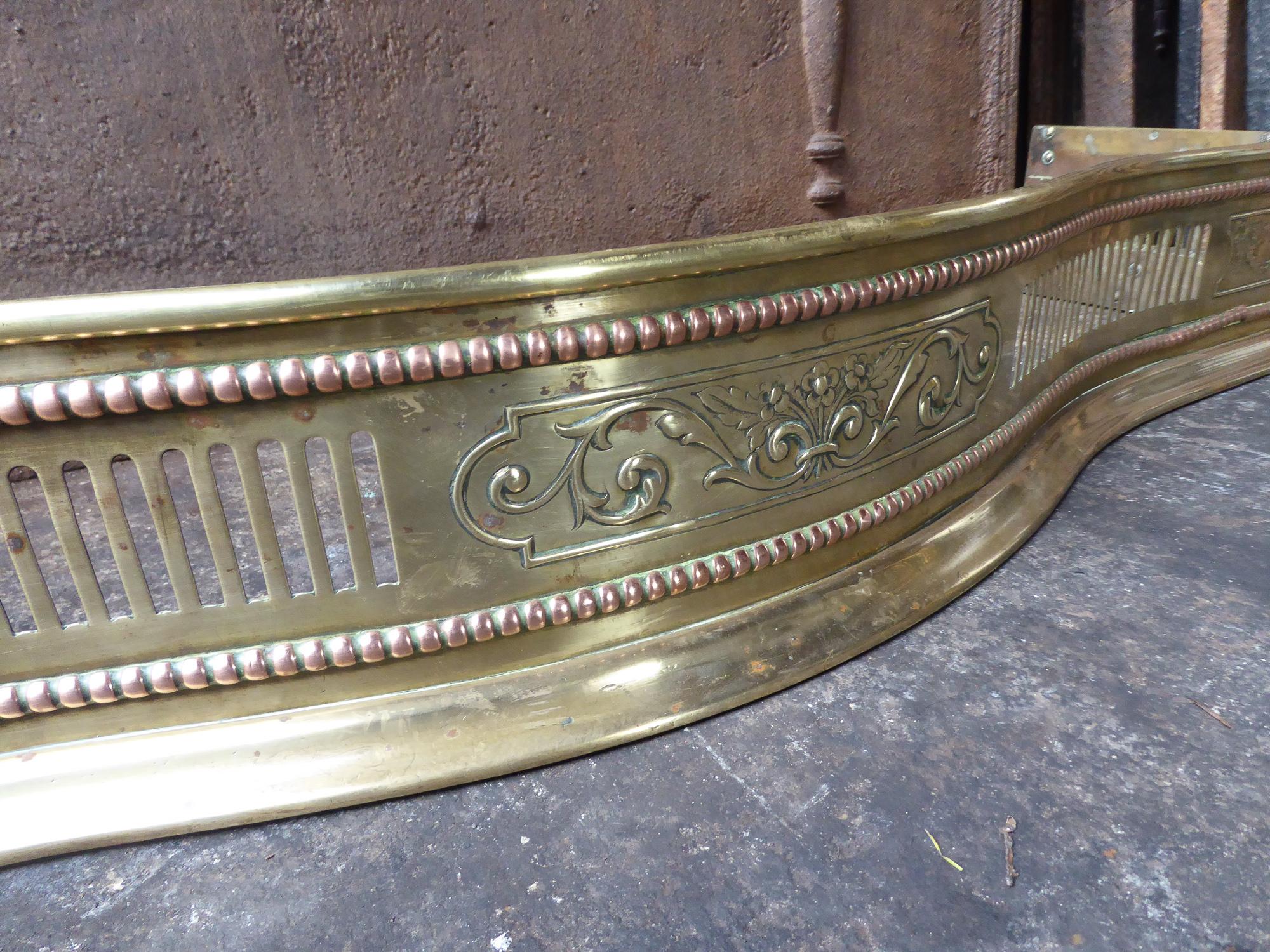 19th Century English Victorian Fireplace Fender or Fire Fender For Sale 1