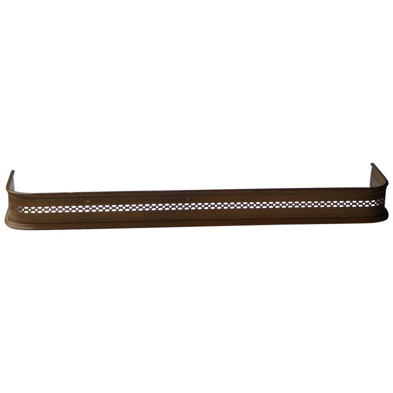 19th Century English Victorian Fireplace Fender Or Fire Fender For