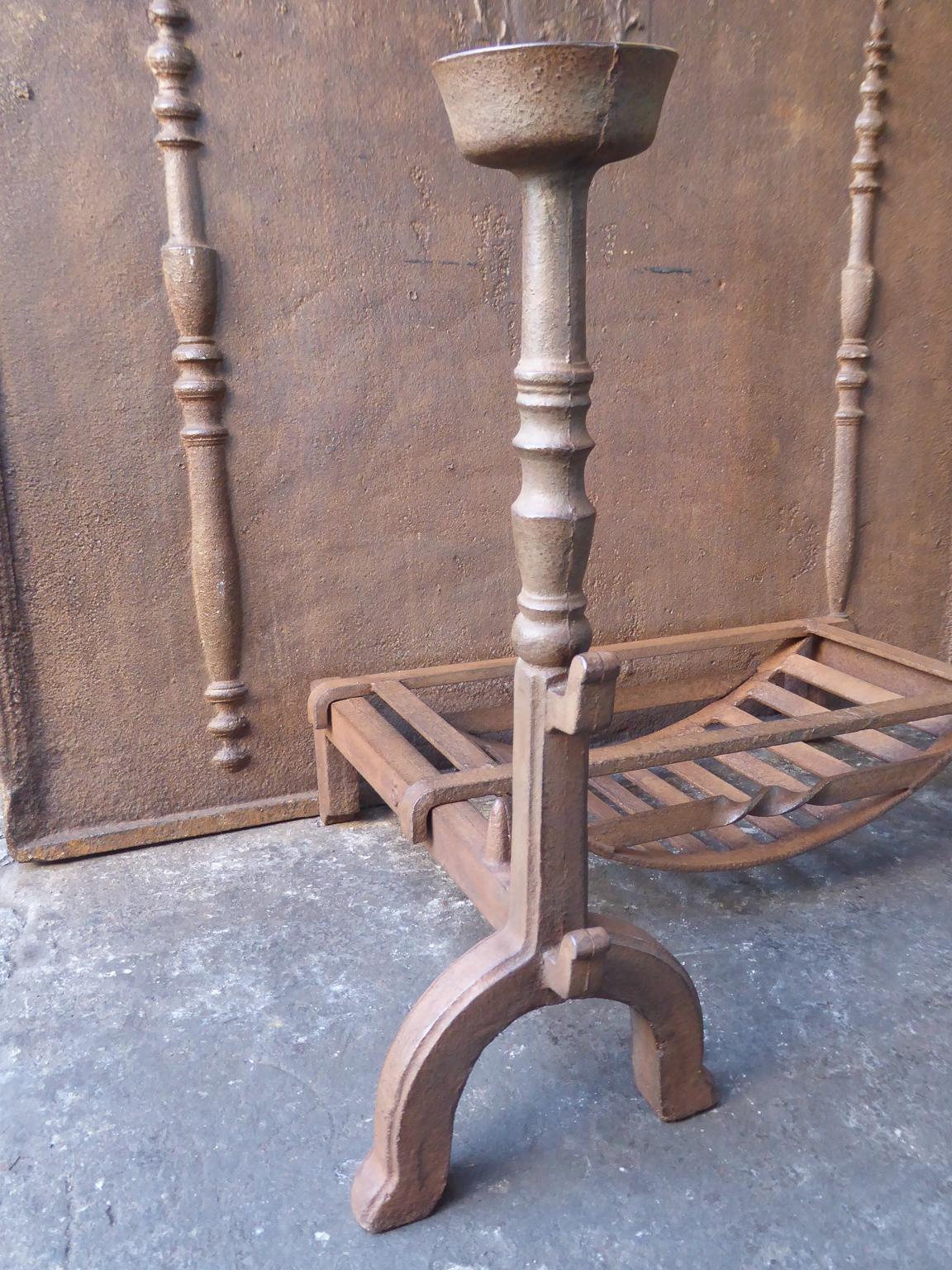 Cast 19th Century English Victorian Fireplace Grate or Fire Grate For Sale