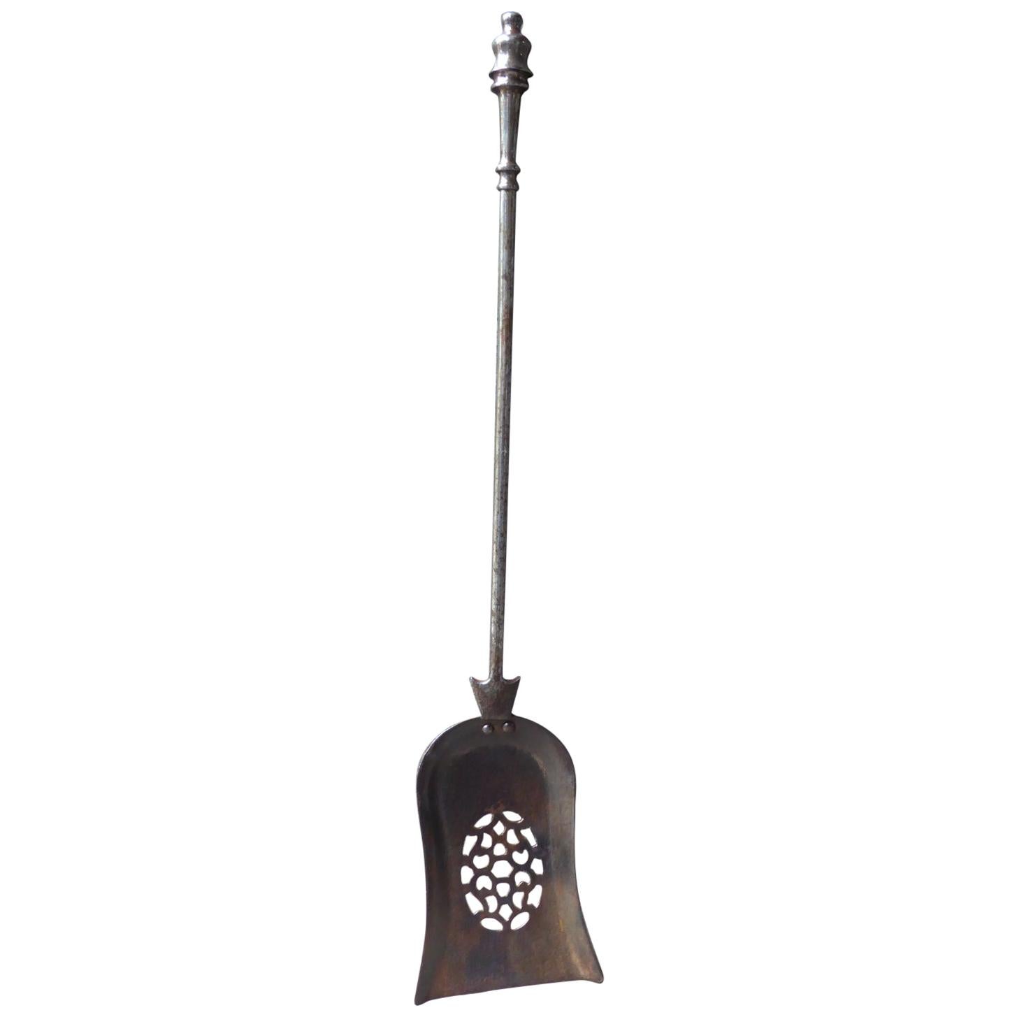 19th Century English Victorian Fireplace Shovel or Fire Shovel For Sale