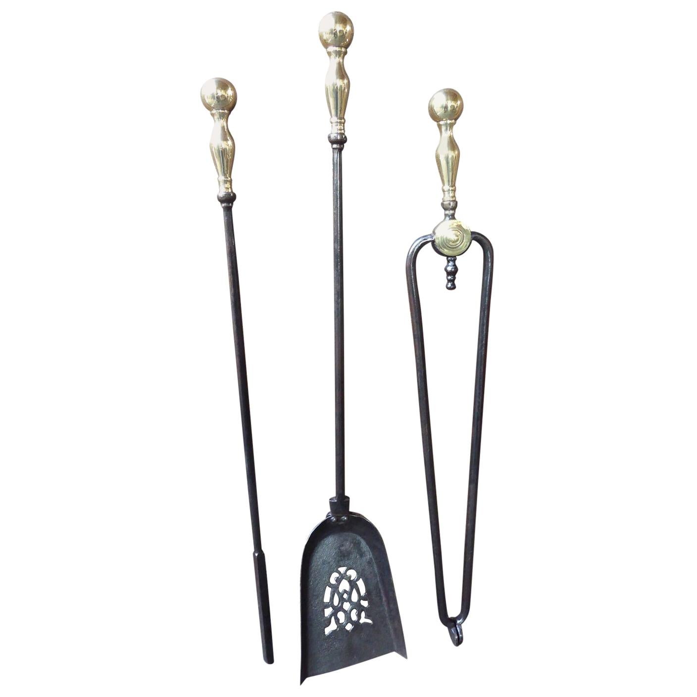 19th Century English Victorian Fireplace Tool Set or Companion Set