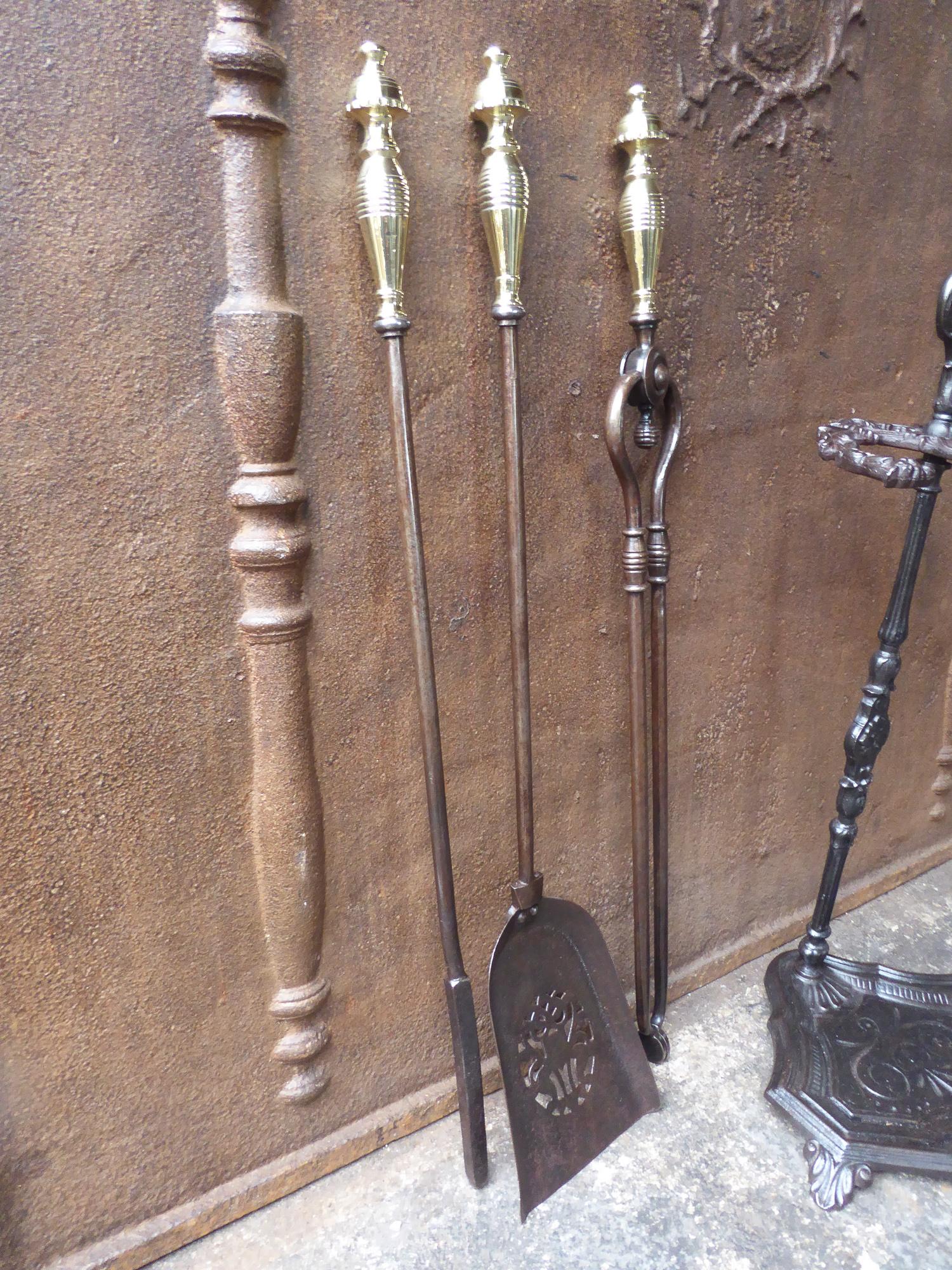 English Victorian Fireplace Tools or Fire Tools, 19th Century In Good Condition In Amerongen, NL