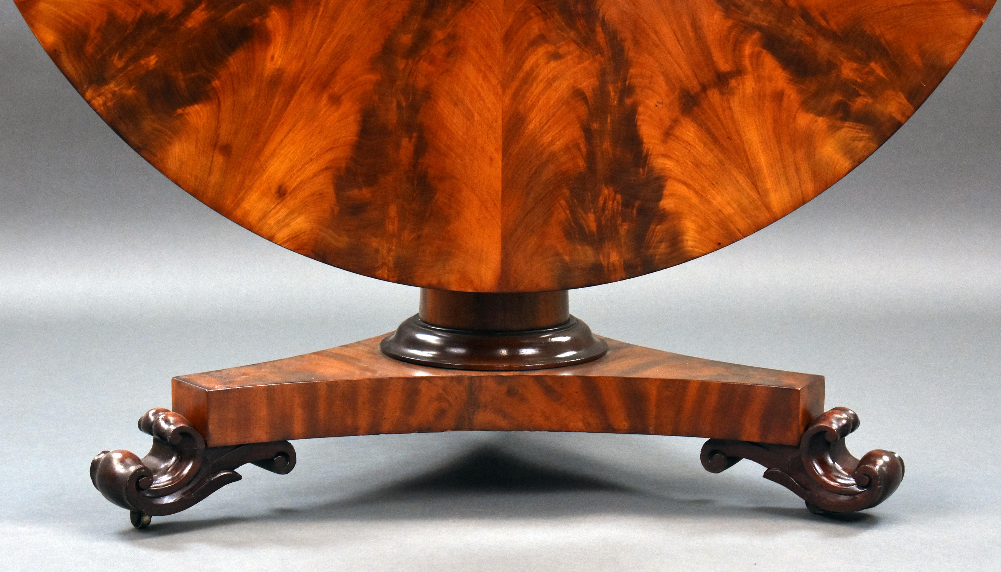 19th Century English Victorian Flame Mahogany Circular Dining Table 4