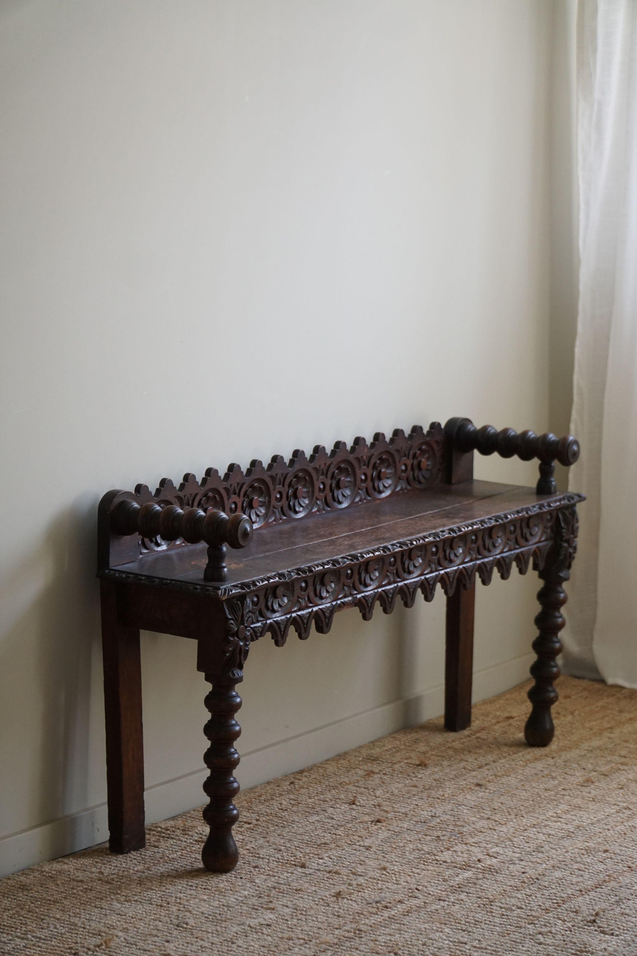 19th Century English Victorian Hall Bench in Oak, Bobbin Turned Legs For Sale 1