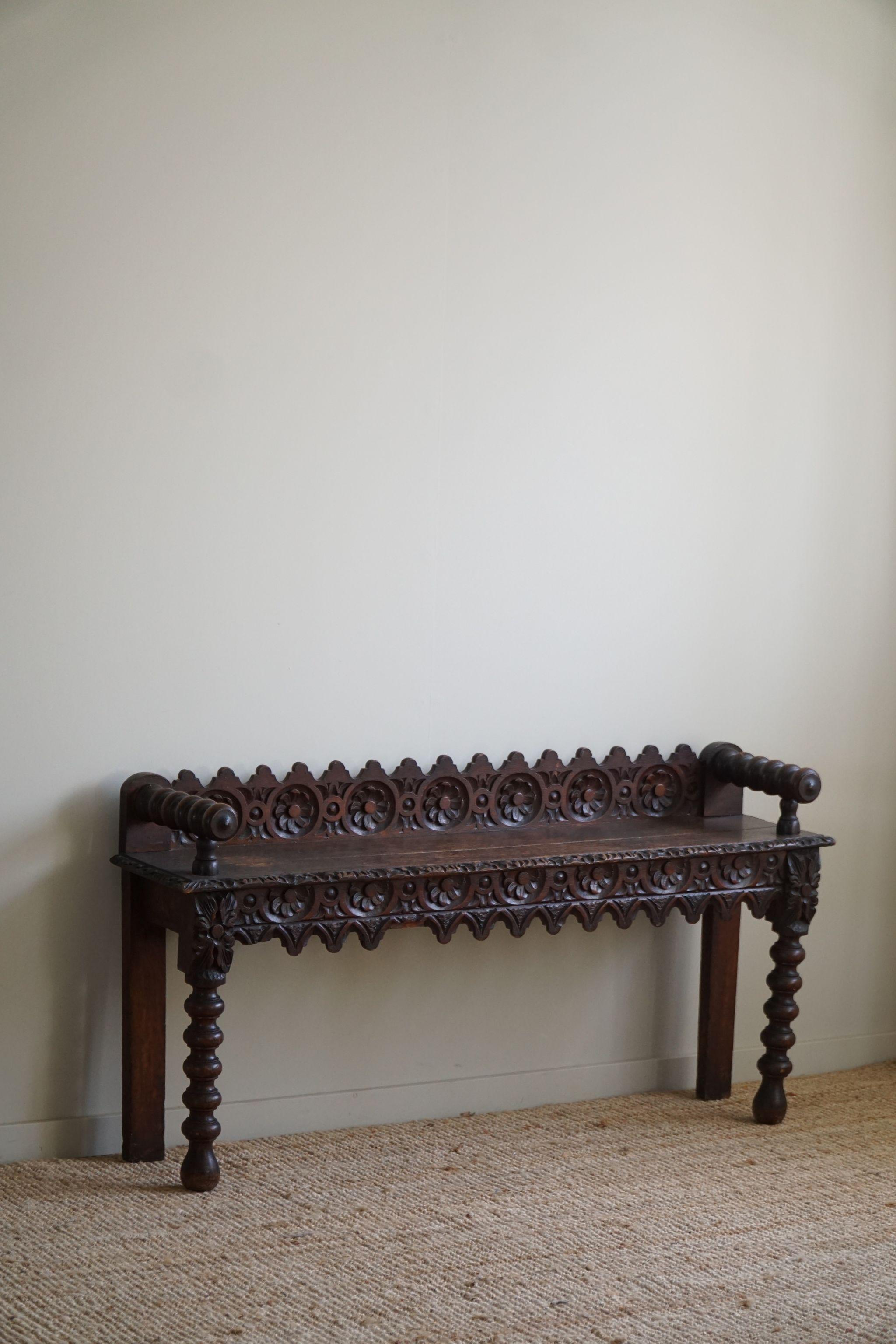 19th Century English Victorian Hall Bench in Oak, Bobbin Turned Legs For Sale 3