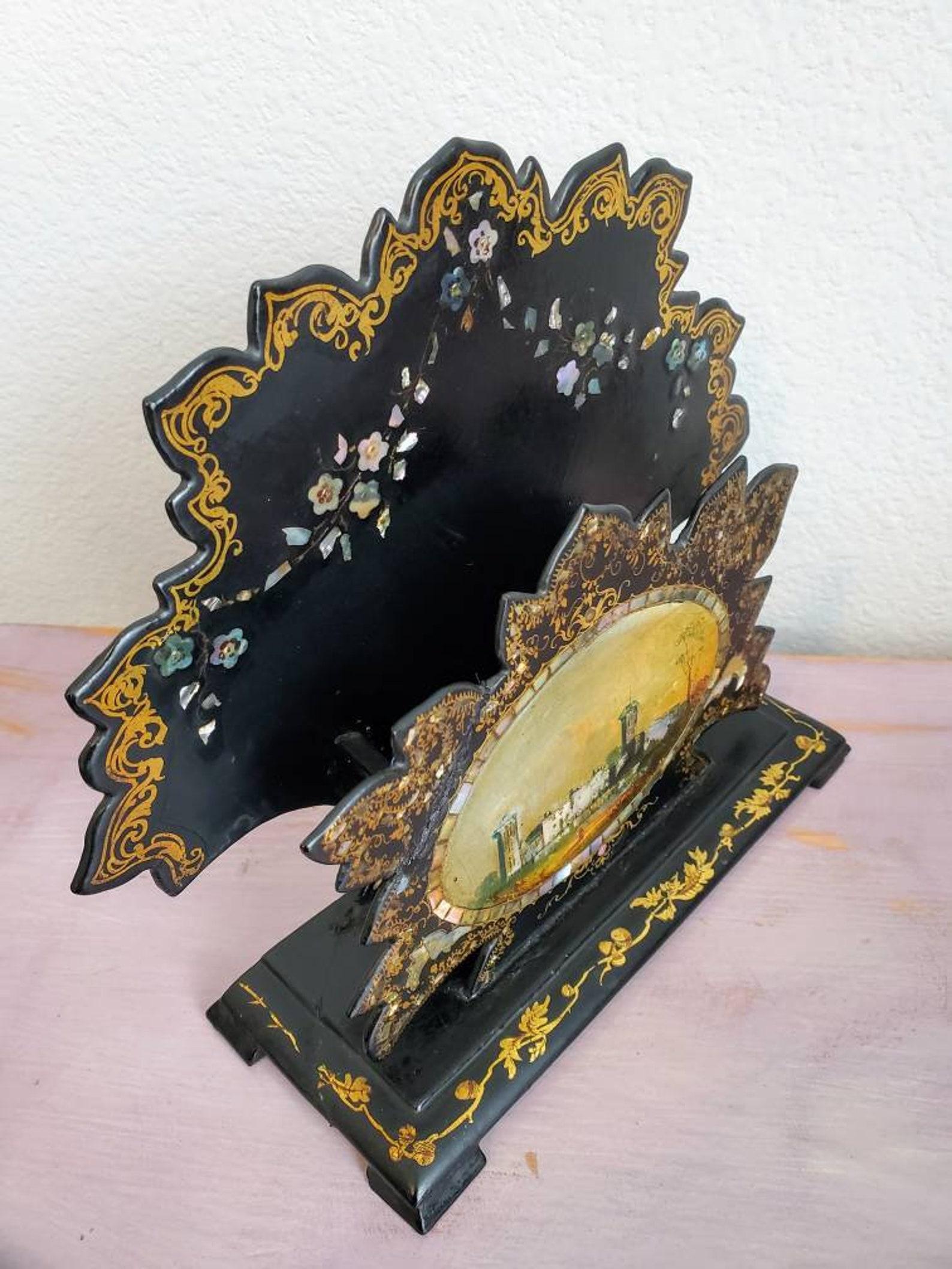 19th Century English Victorian Letter Holder In Good Condition For Sale In Forney, TX