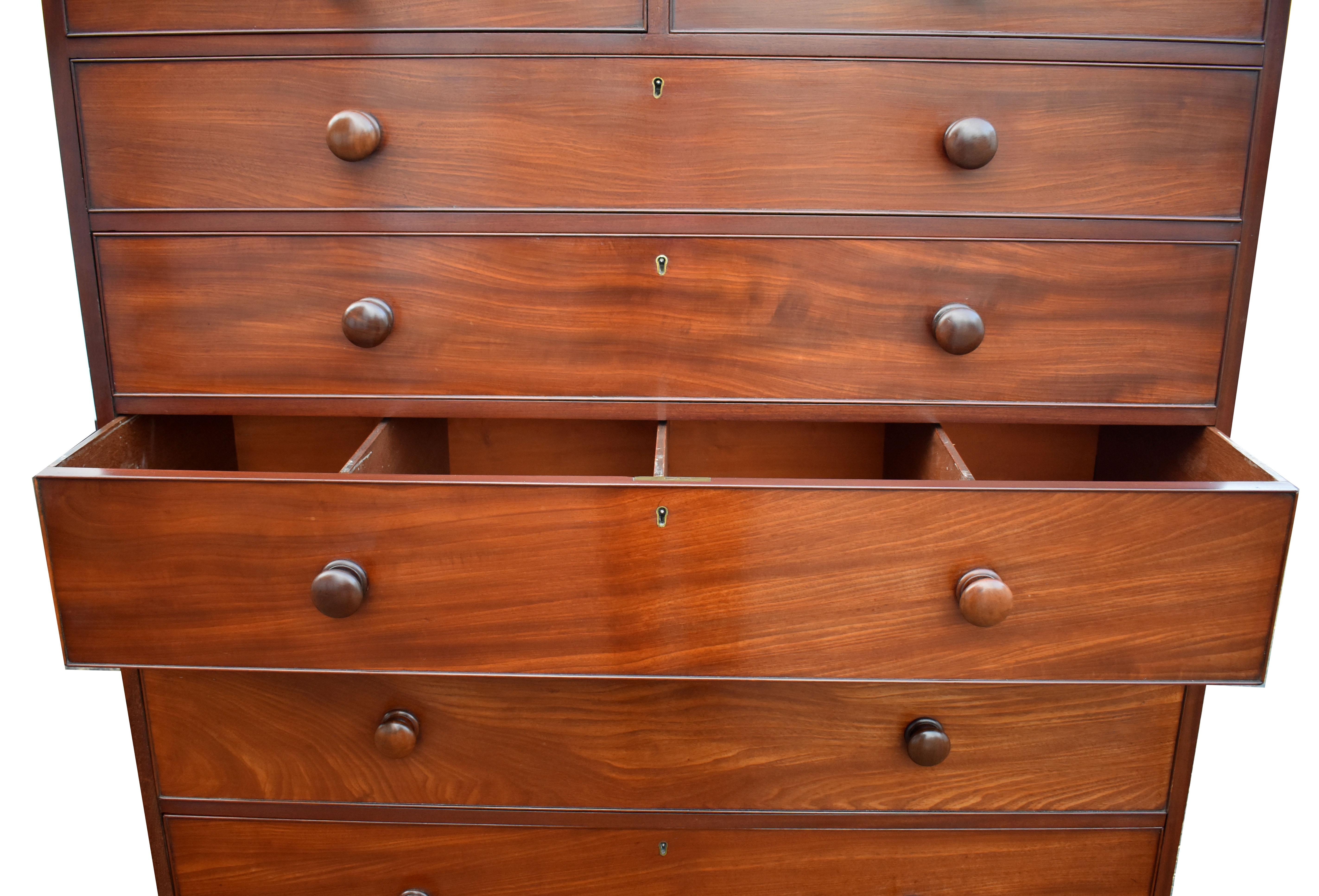 19th Century English Victorian Mahogany Chest on Chest For Sale 2