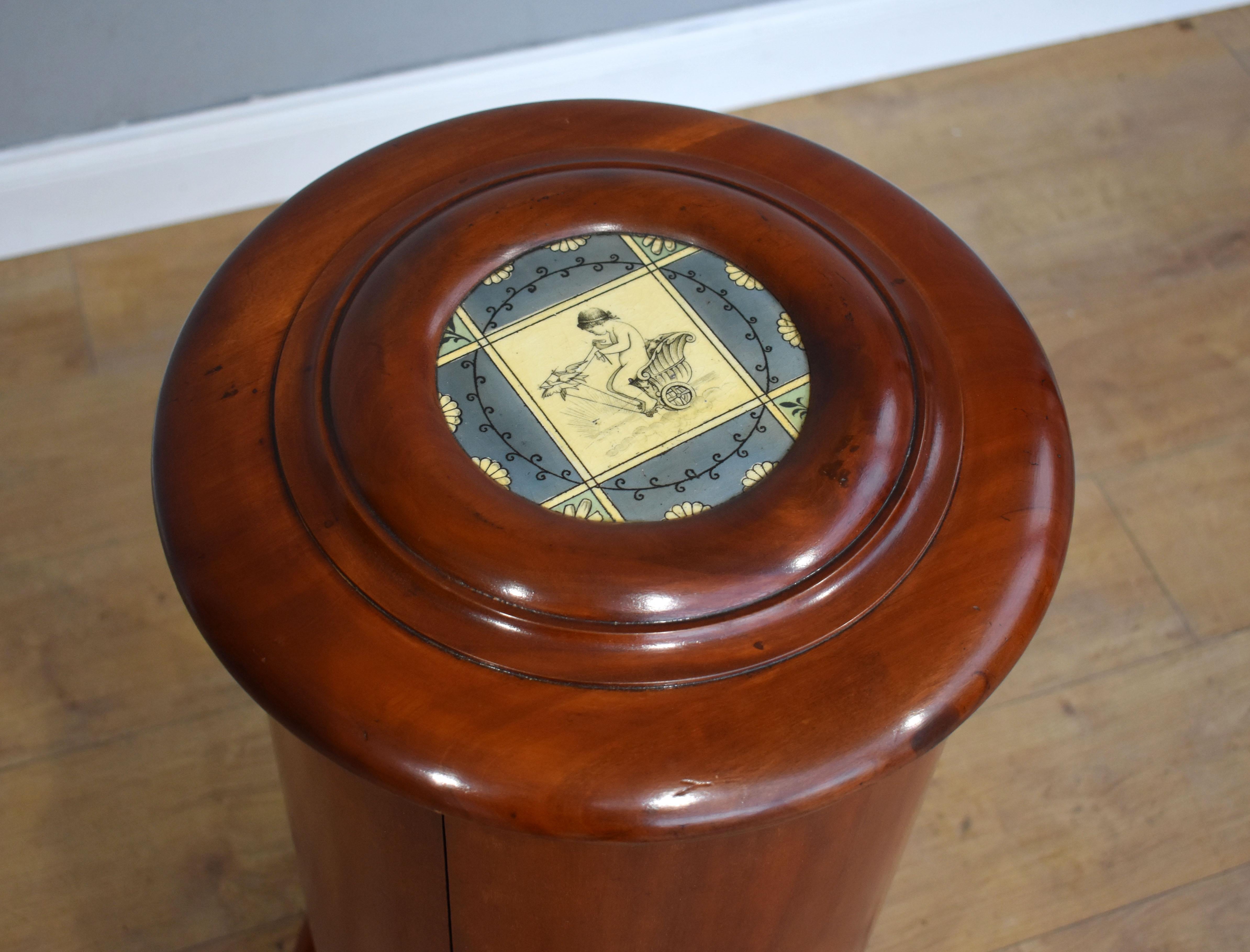 19th Century English Victorian Mahogany Cylindrical Pot Cupboard In Good Condition In Chelmsford, Essex
