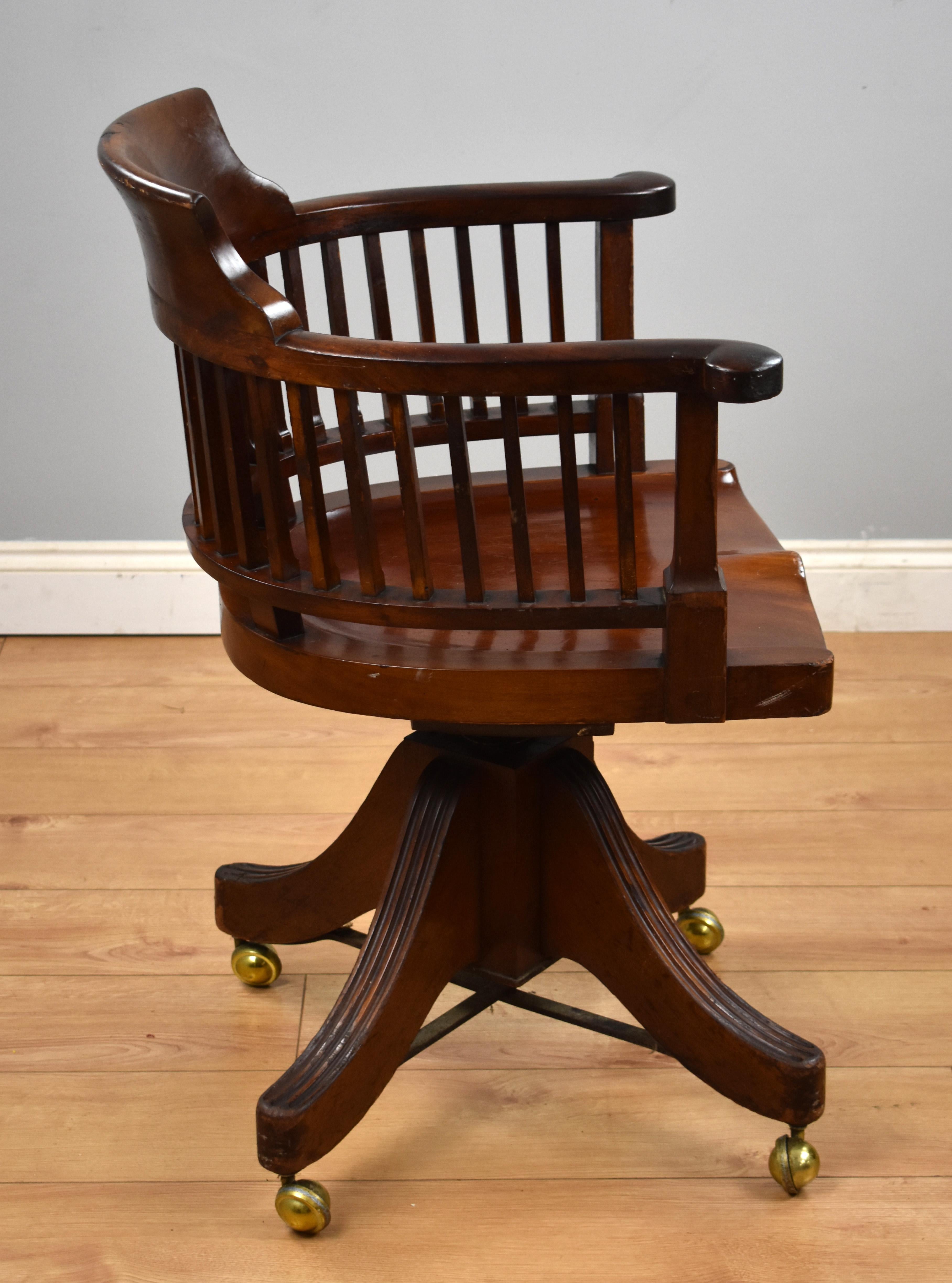 19th Century English Victorian Mahogany Desk Chair In Good Condition In Chelmsford, Essex
