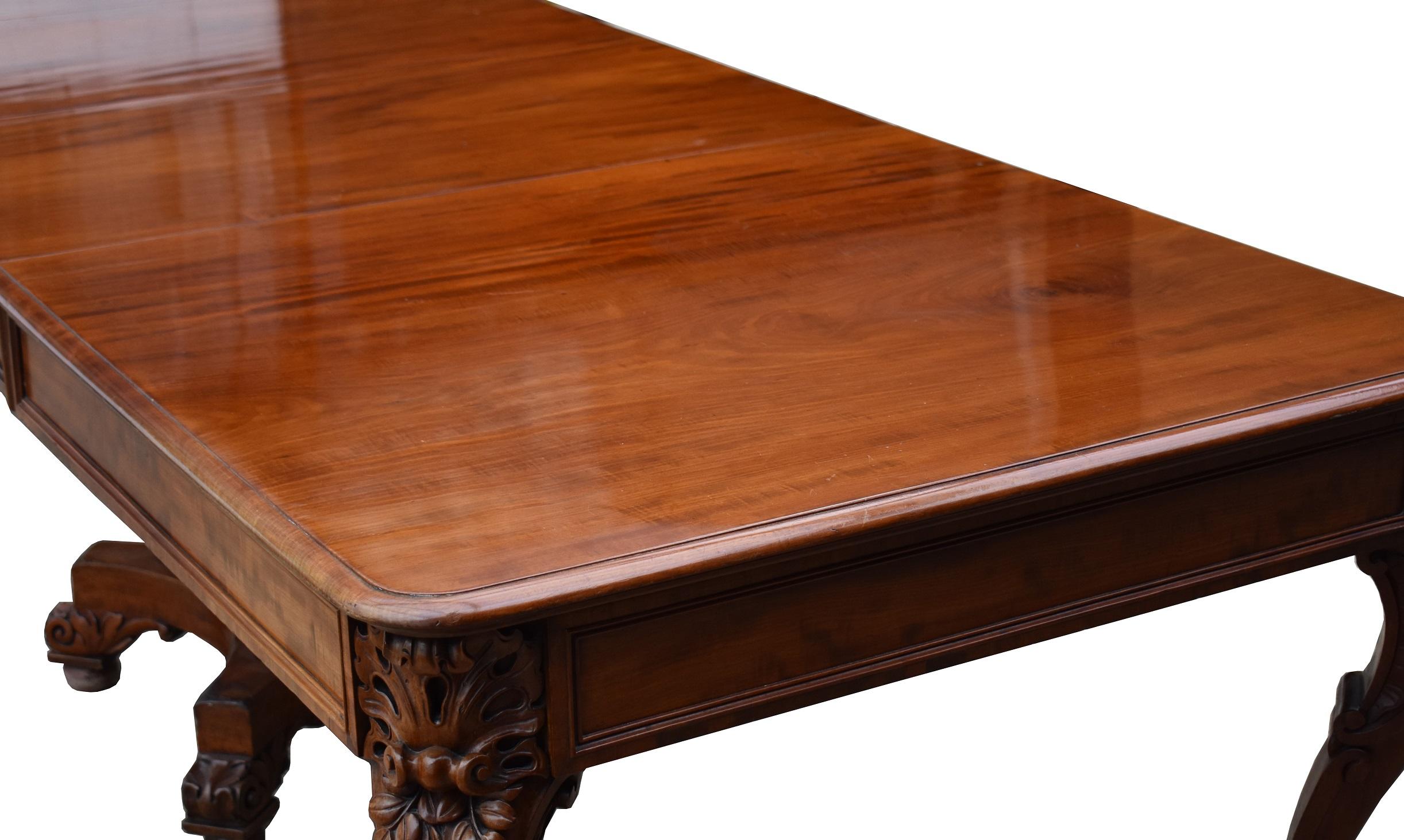 19th Century English Victorian Mahogany Extending Dining Table 1