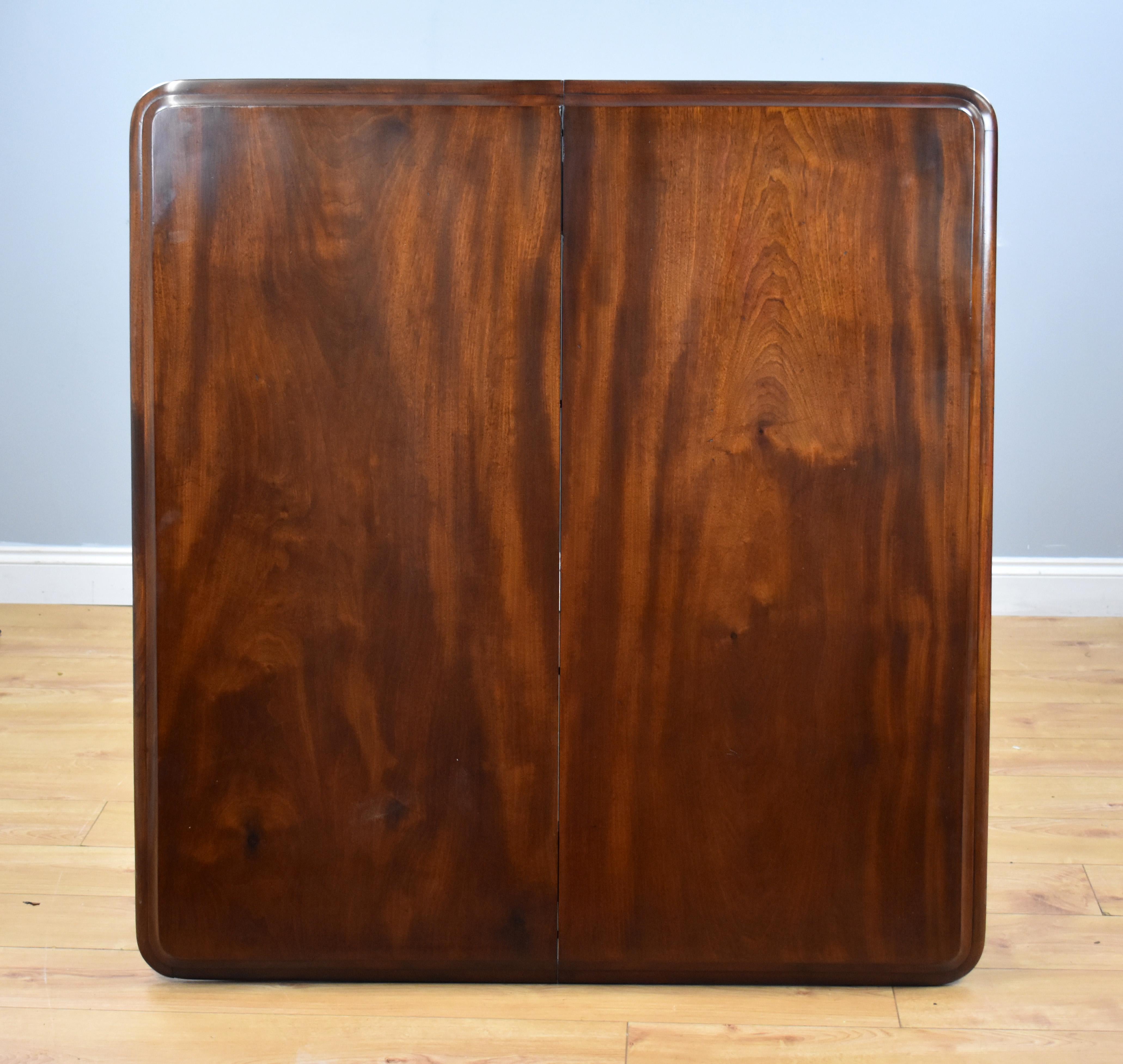 19th Century English Victorian Mahogany Extending Dining Table 3