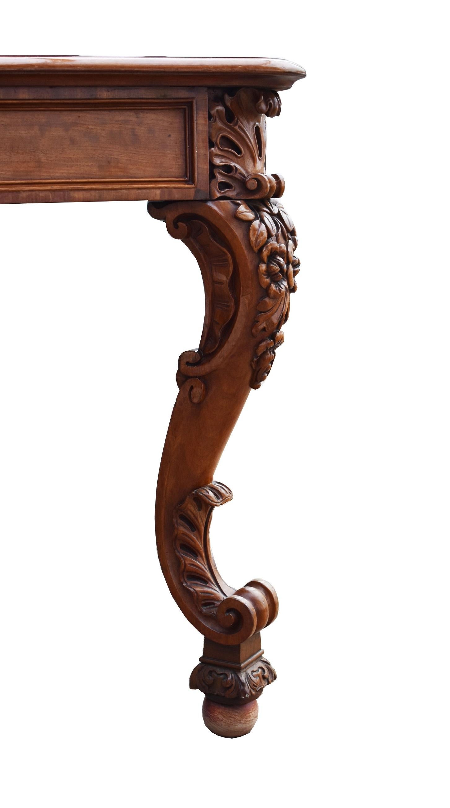 19th Century English Victorian Mahogany Extending Dining Table 4