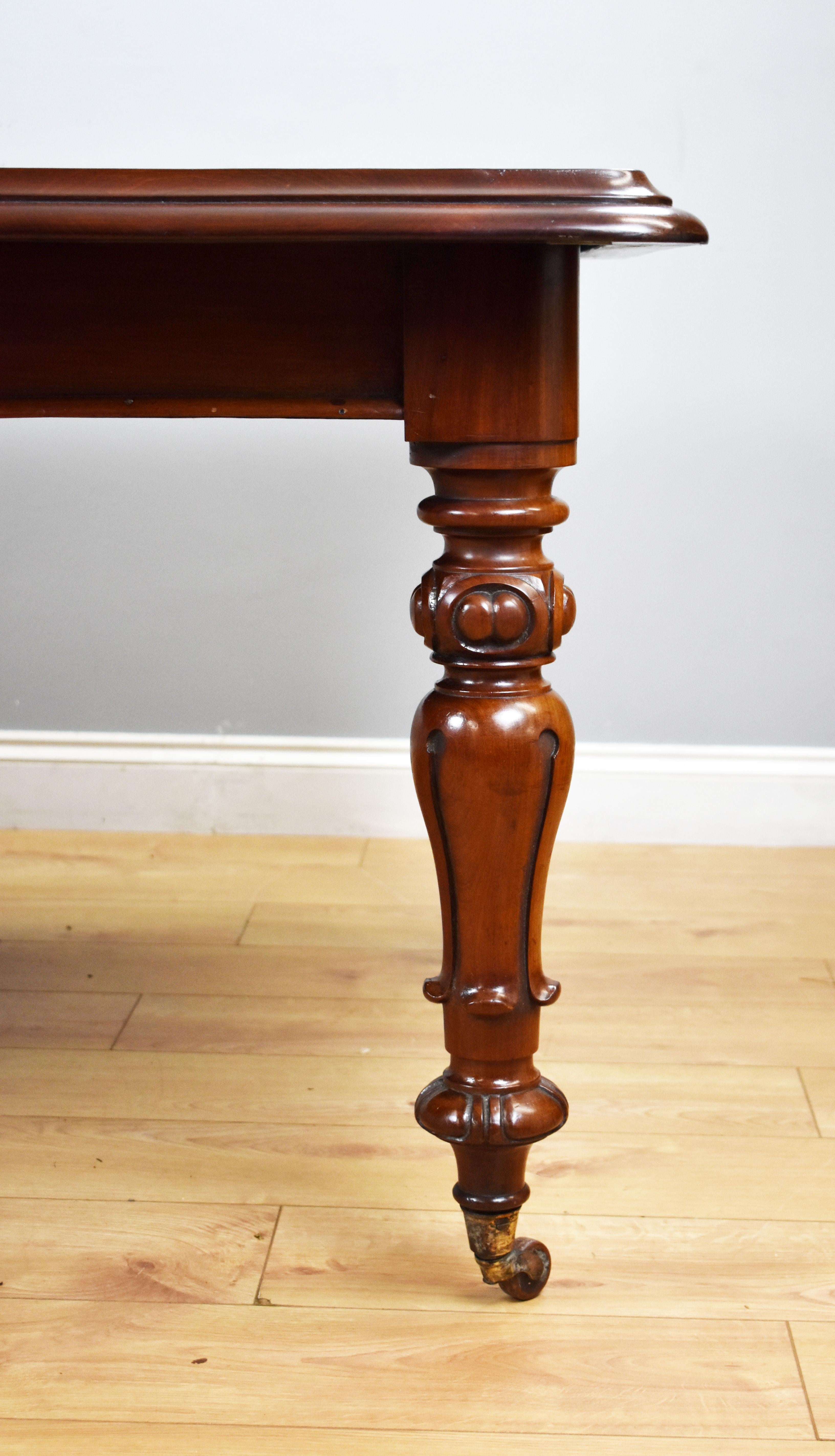 19th Century English Victorian Mahogany Extending Dining Table 6