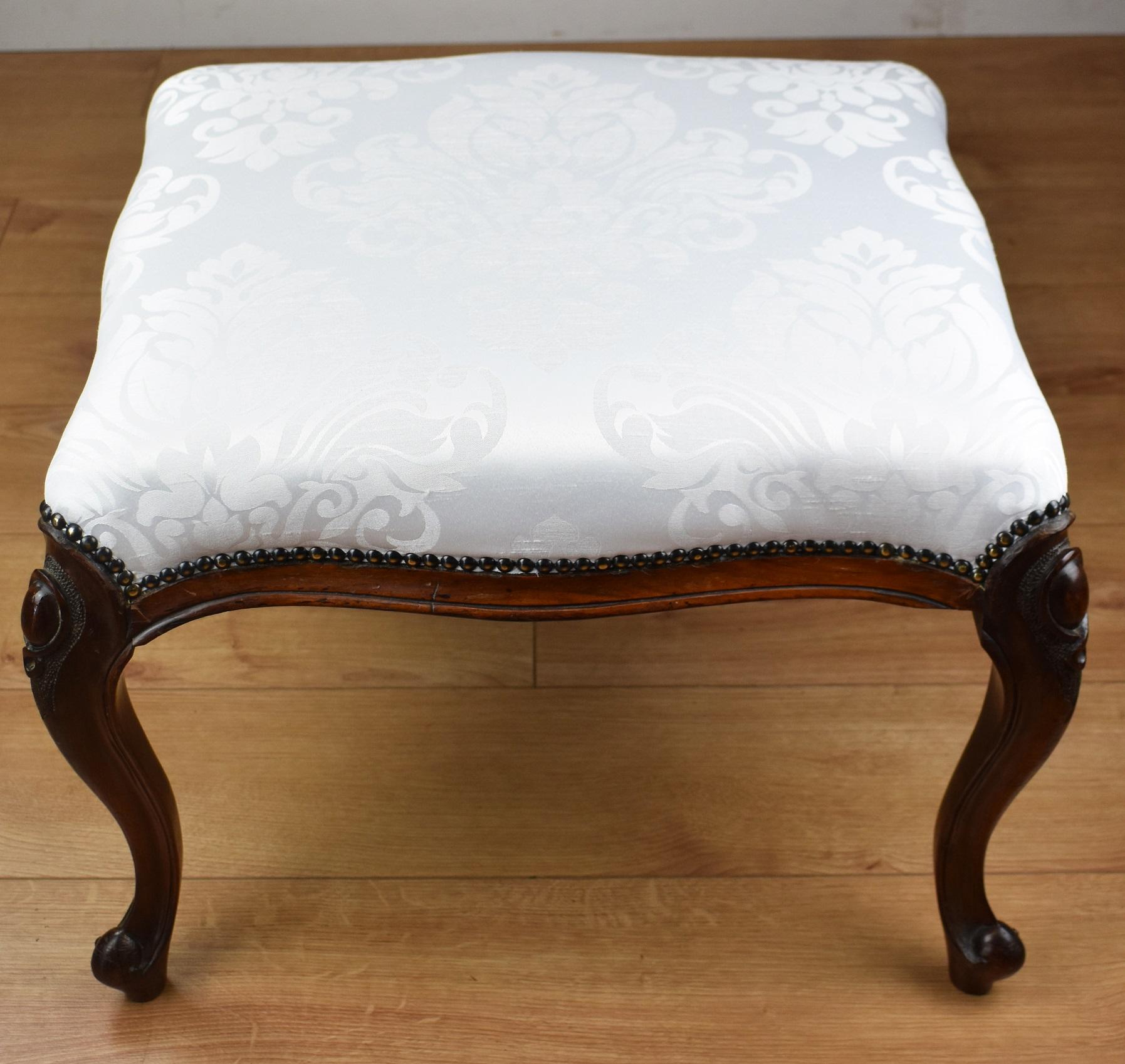 19th Century English Victorian Mahogany Foot Stool In Excellent Condition In Chelmsford, Essex