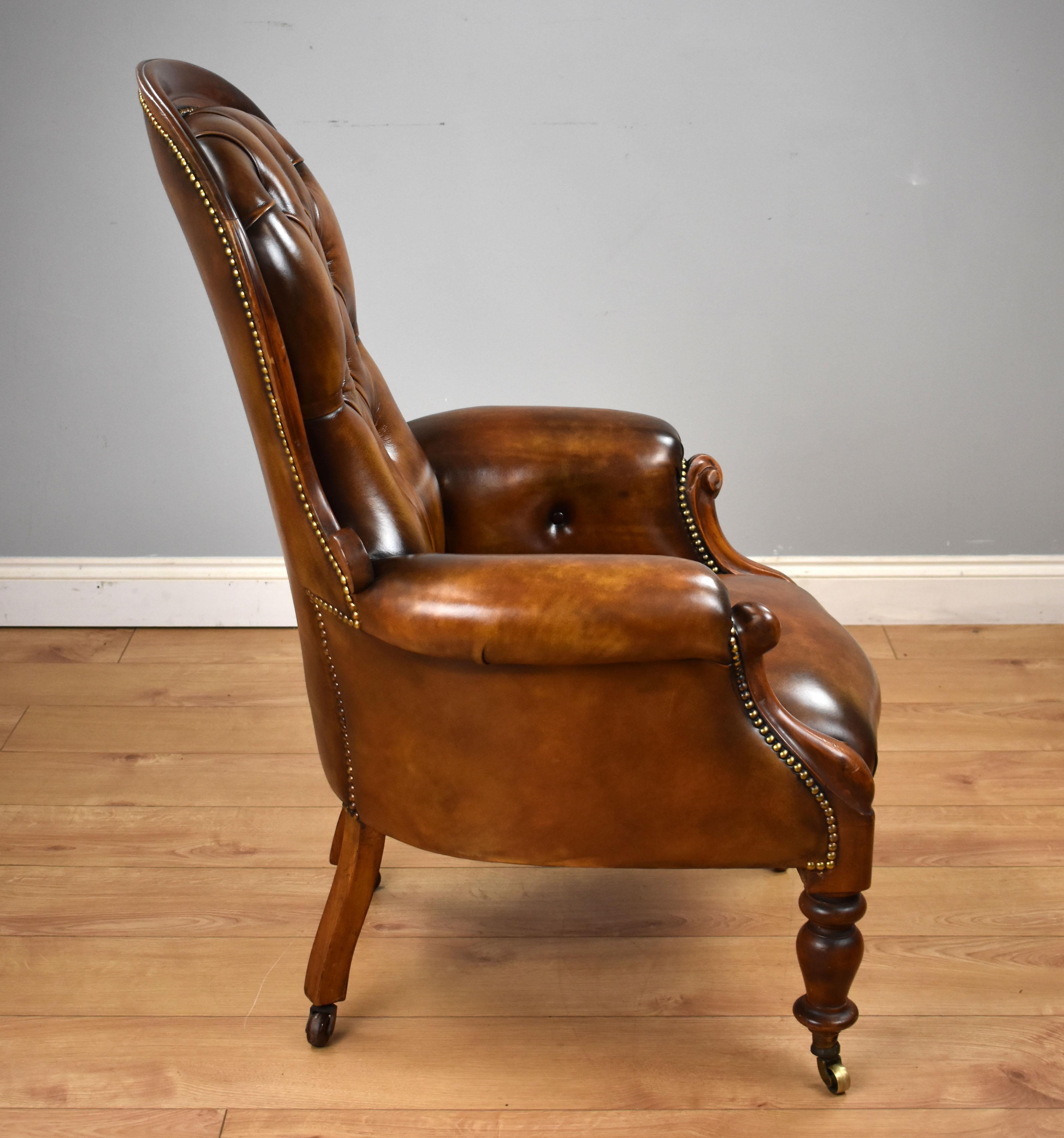 19th Century English Victorian Mahogany Hand Dyed Leather Armchair In Excellent Condition In Chelmsford, Essex