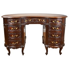 19th Century English Victorian Mahogany Kidney Shaped Desk by Maple & Co, London