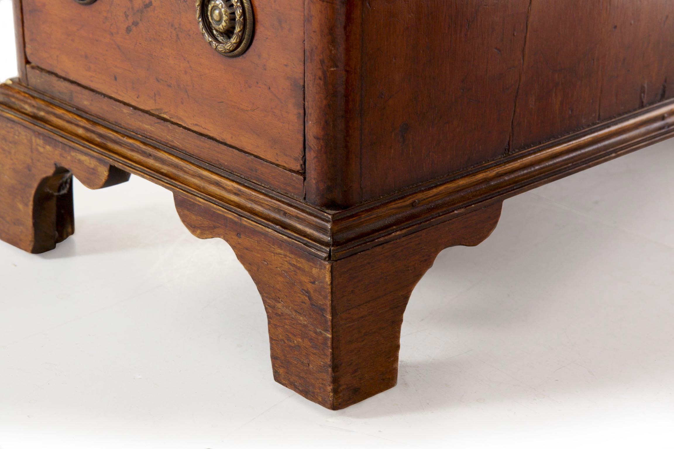 19th Century English Victorian Mahogany Leather Antique Pedestal Desk 8