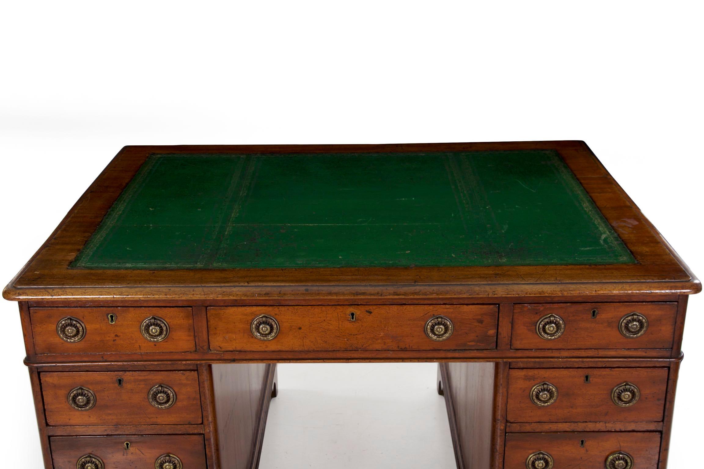 19th Century English Victorian Mahogany Leather Antique Pedestal Desk In Good Condition In Shippensburg, PA