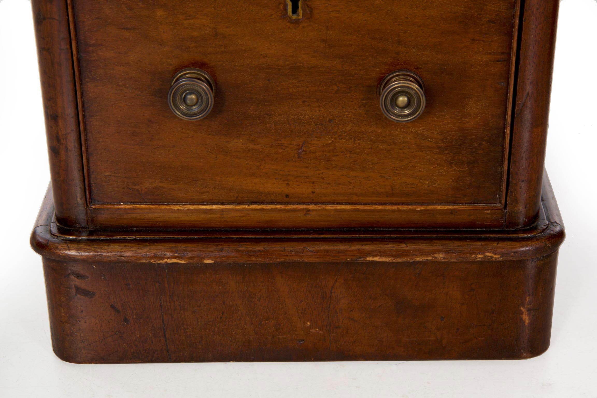 19th Century English Victorian Mahogany Leather Pedestal Writing Desk 6