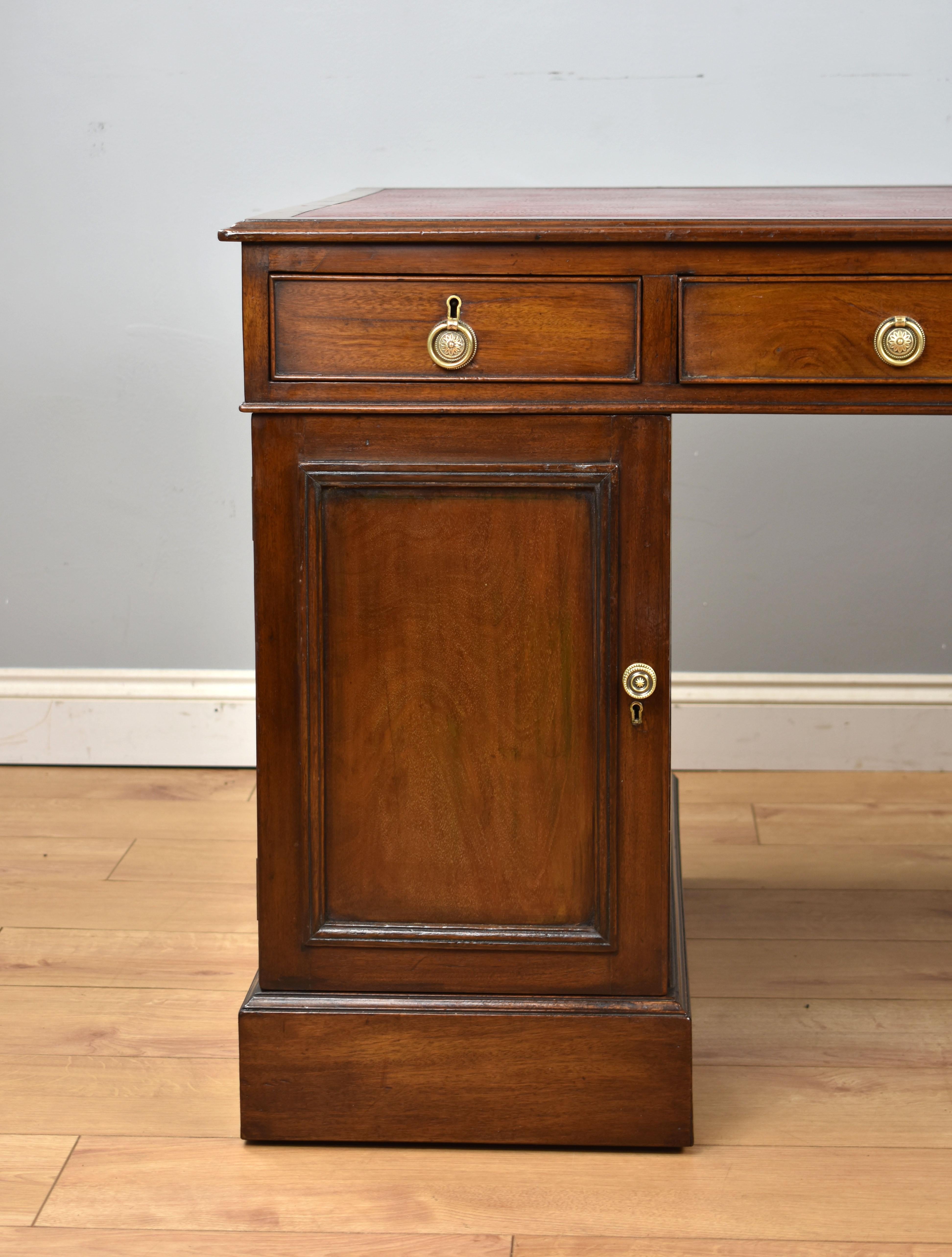 19th Century English Victorian Mahogany Partners Desk 5