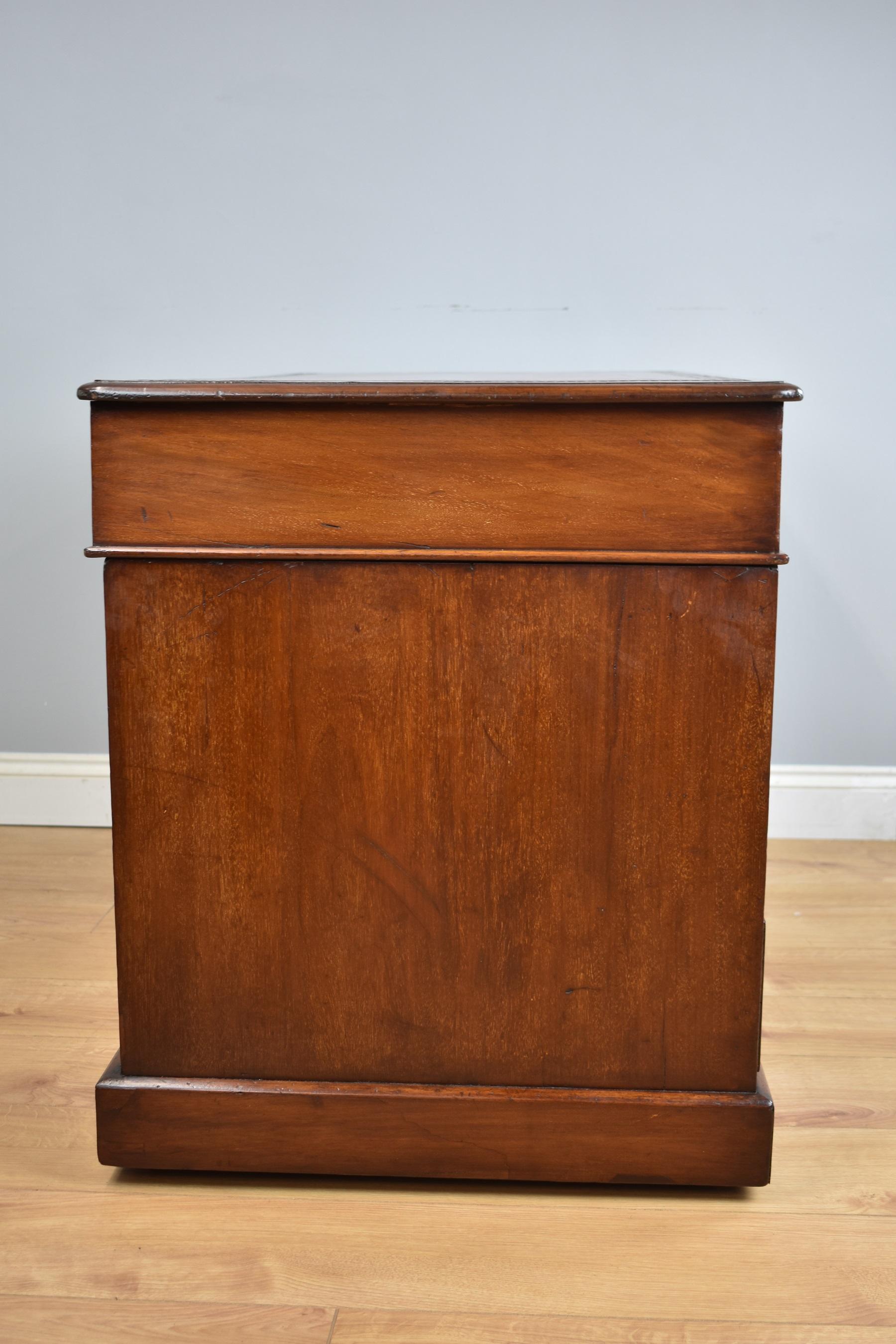 19th Century English Victorian Mahogany Pedestal Desk 3