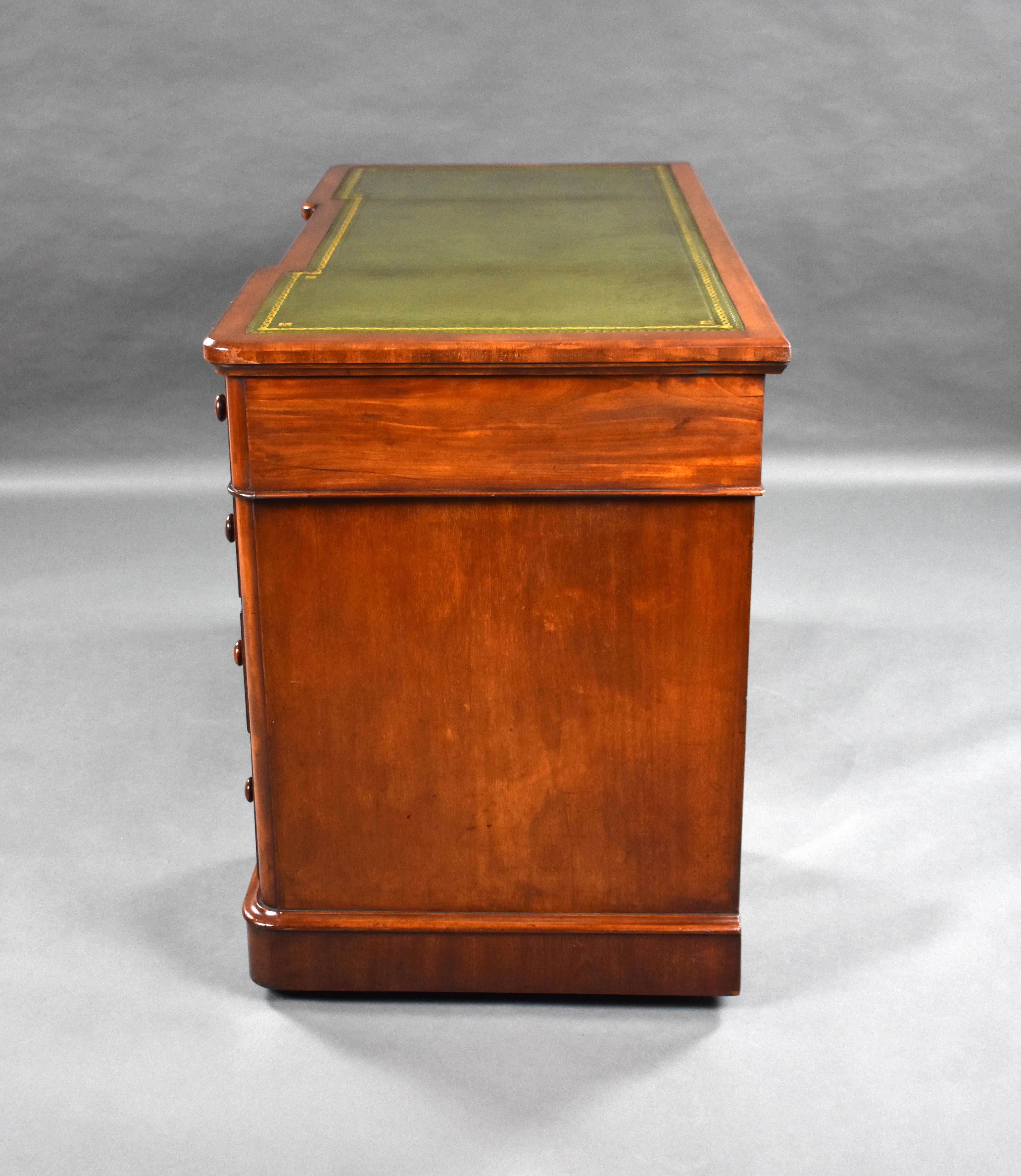 19th Century English Victorian Mahogany Pedestal Desk 6