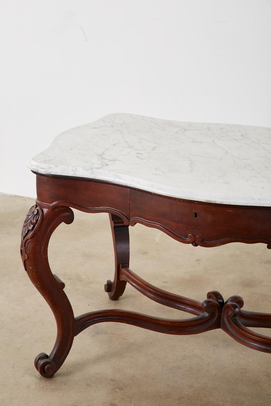 Englischer viktorianischer Bibliotheks-Schreibtisch mit Marmorplatte aus dem 19. Jahrhundert im Angebot 1