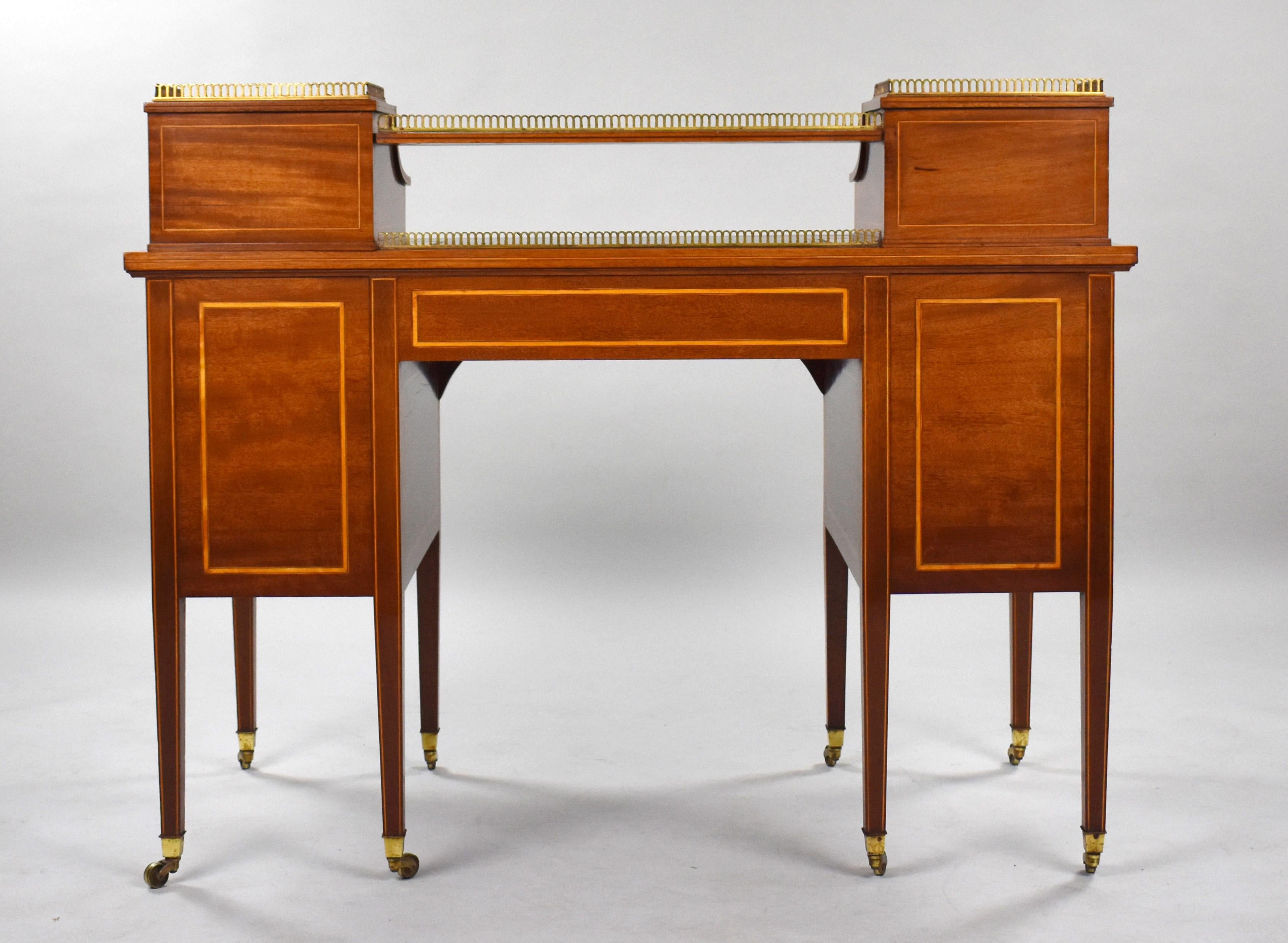 Englischer viktorianischer Carlton-House-Schreibtisch mit Intarsien aus dem 19. Jahrhundert im Angebot 1