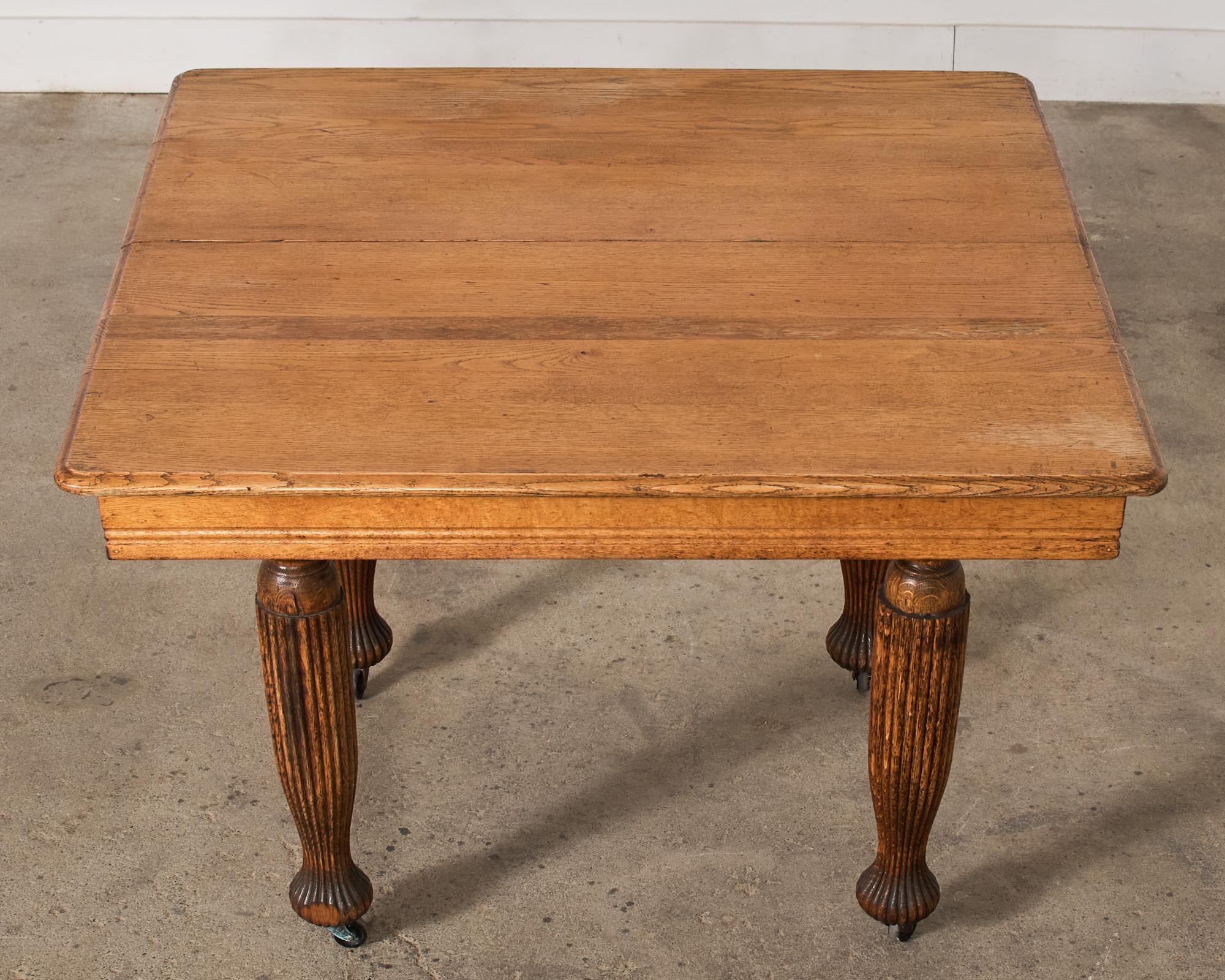 Metal 19th Century English Victorian Oak Dining Center Table For Sale