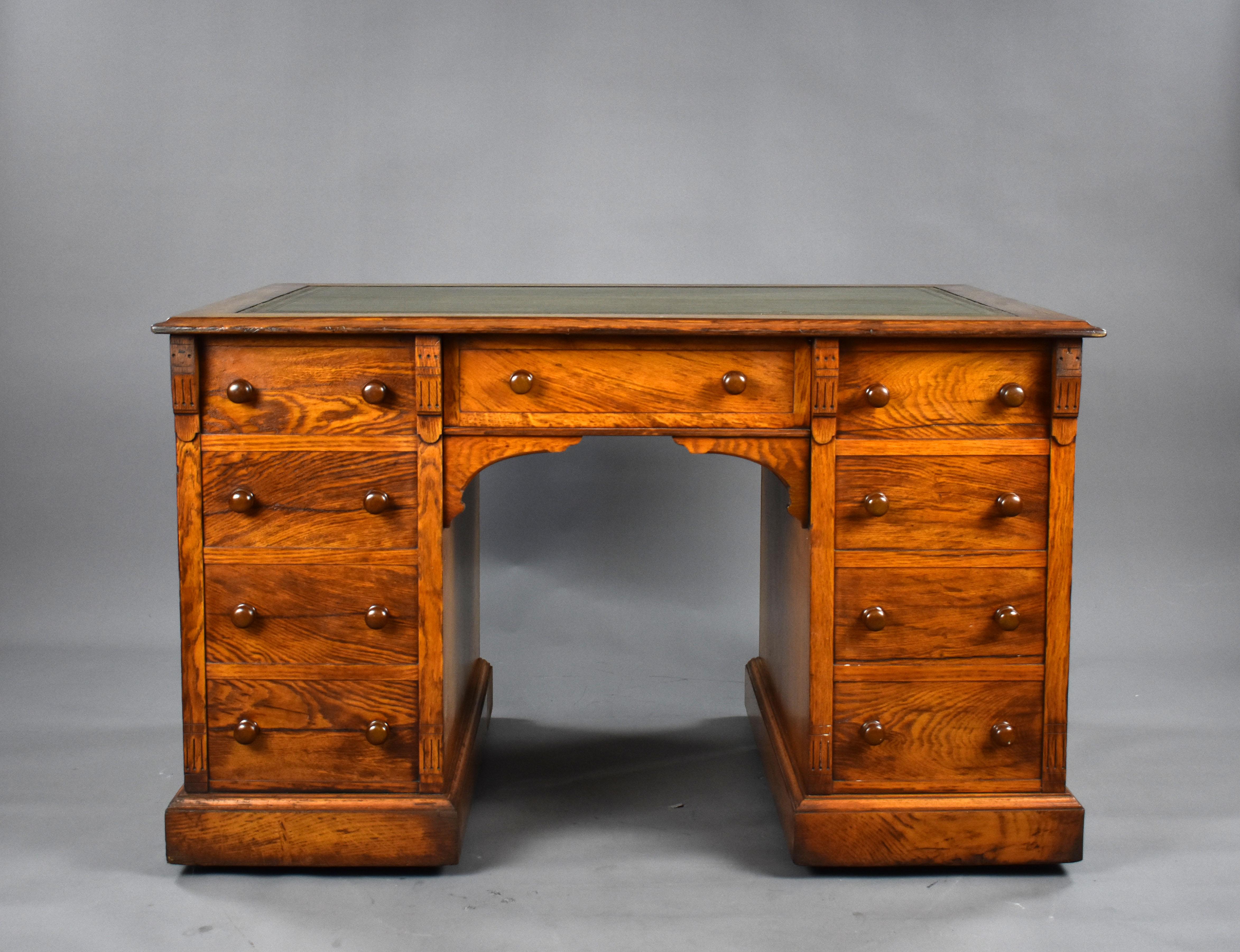 19th Century English Victorian Oak Writing Desk For Sale 4