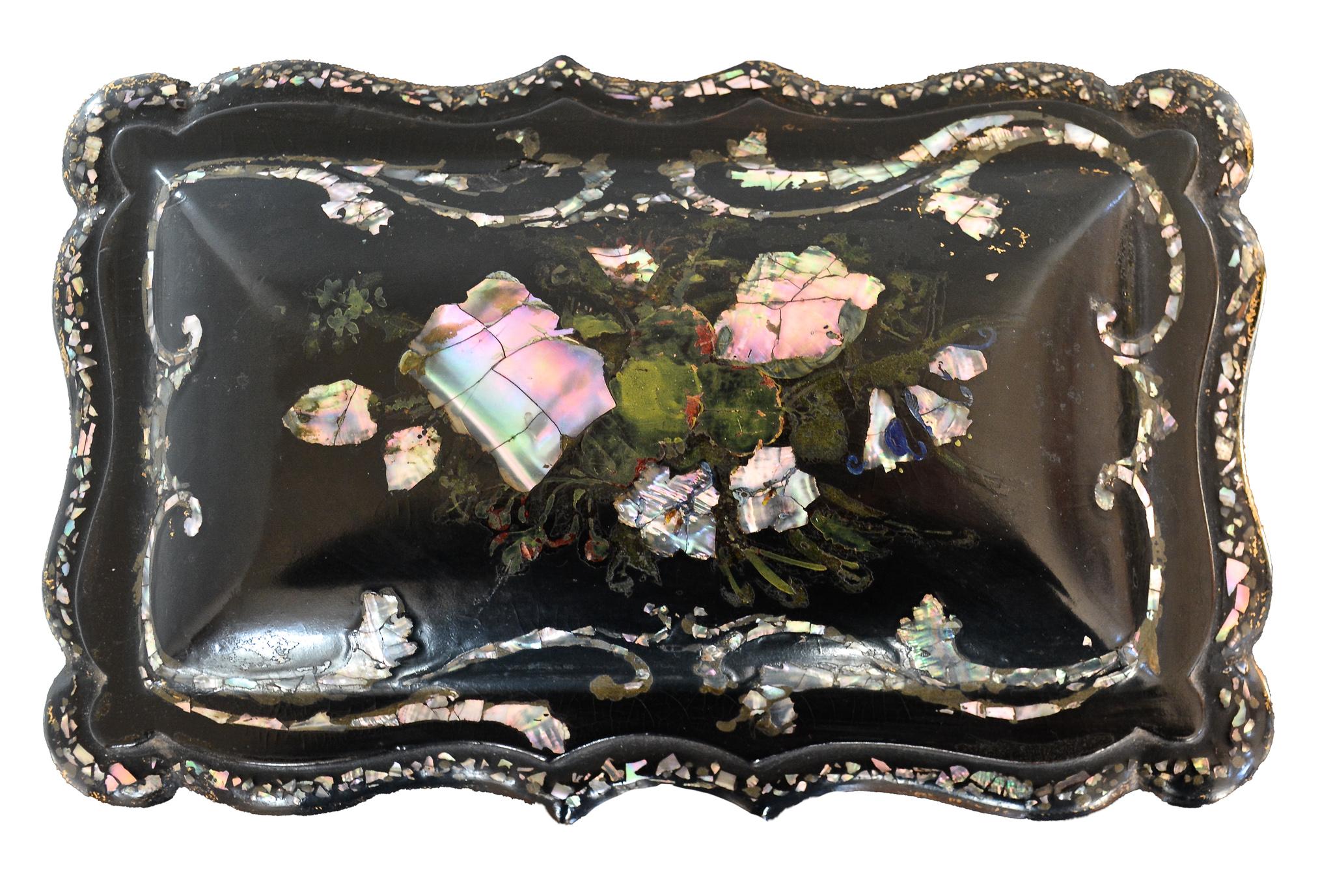 Hand-Crafted 19th Century English Victorian Papier Mache Inlay & Gold Leaf Box For Sale
