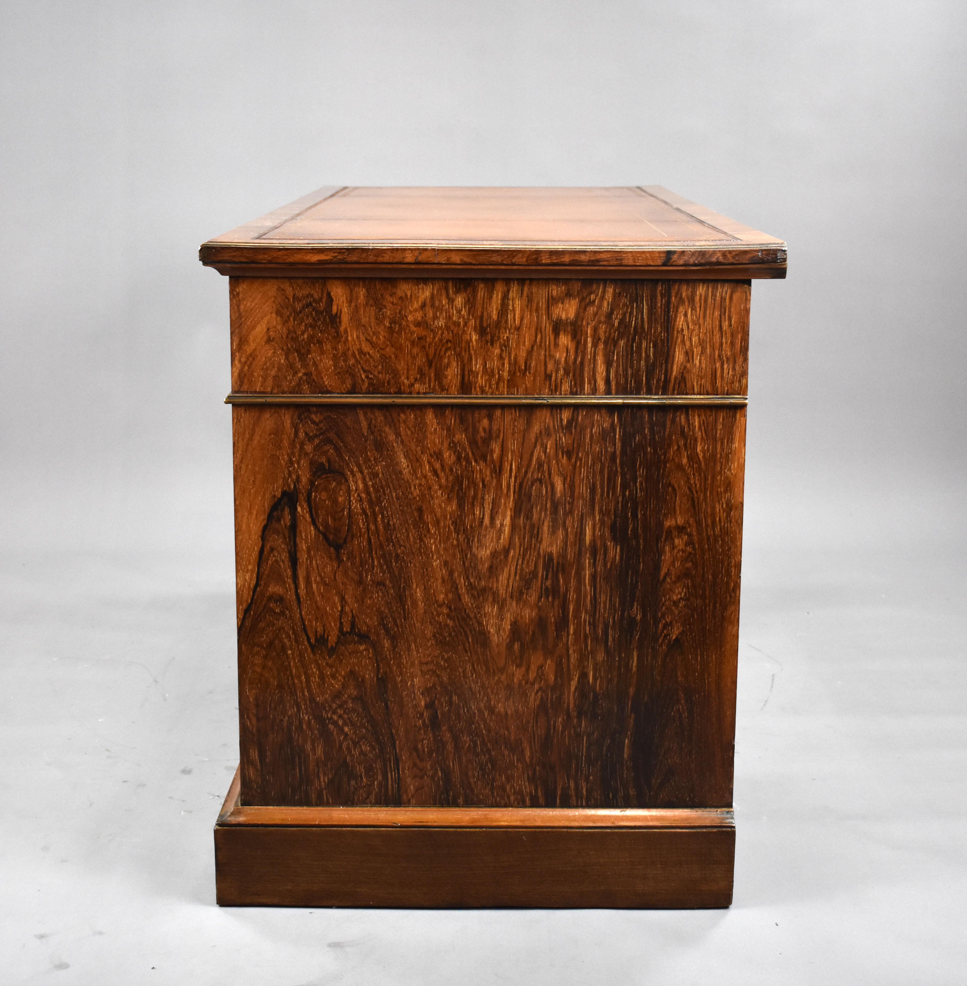 Englischer viktorianischer Schreibtisch aus Palisanderholz mit Intarsien aus dem 19. Jahrhundert im Angebot 2