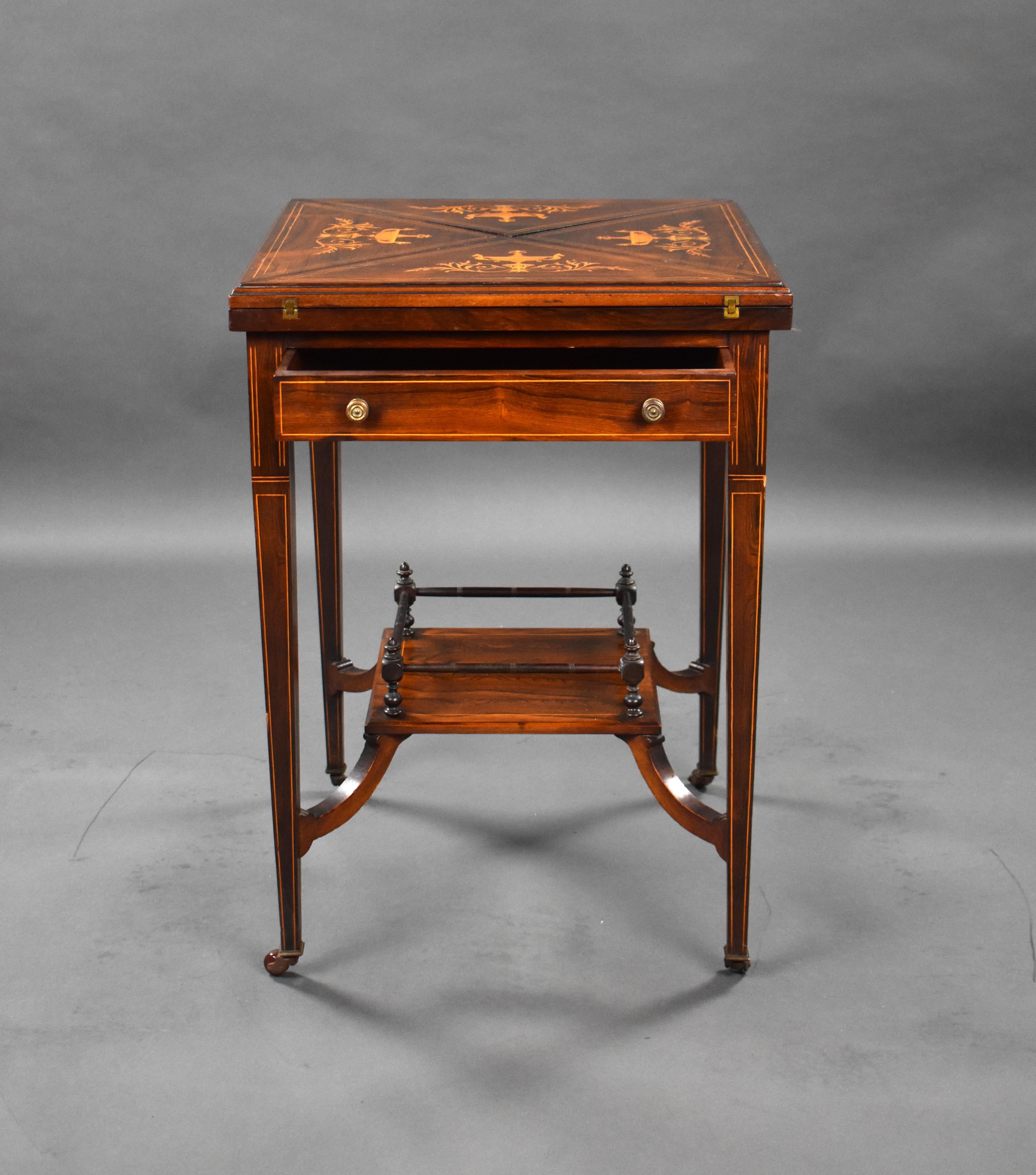 Englischer viktorianischer Kartentisch aus Rosenholz mit Intarsien aus dem 19. Jahrhundert im Angebot 9